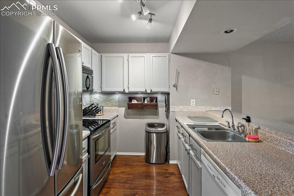 Photo 7 of 4304 Hunting Meadows Circle, Colorado Springs