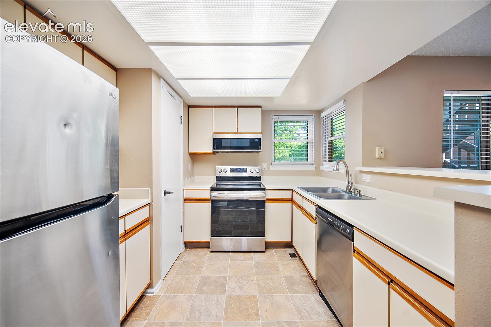 Photo 10 of 945 Moorings Drive, Colorado Springs
