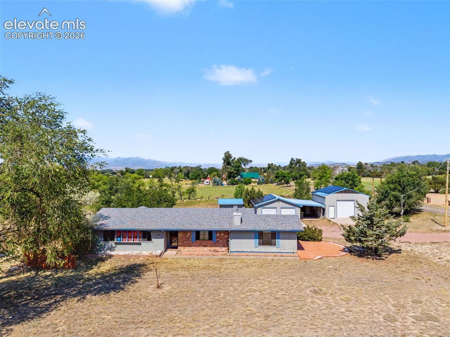 1335 Apple Ln, Penrose, CO 81240