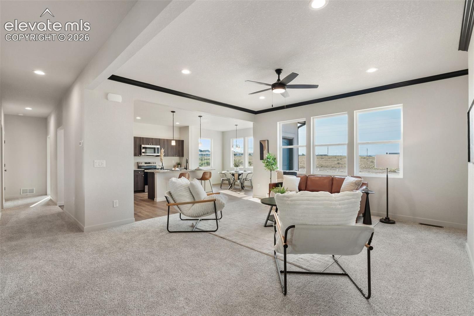 Photo 10 of 943 E Moonbeam Drive, Pueblo West