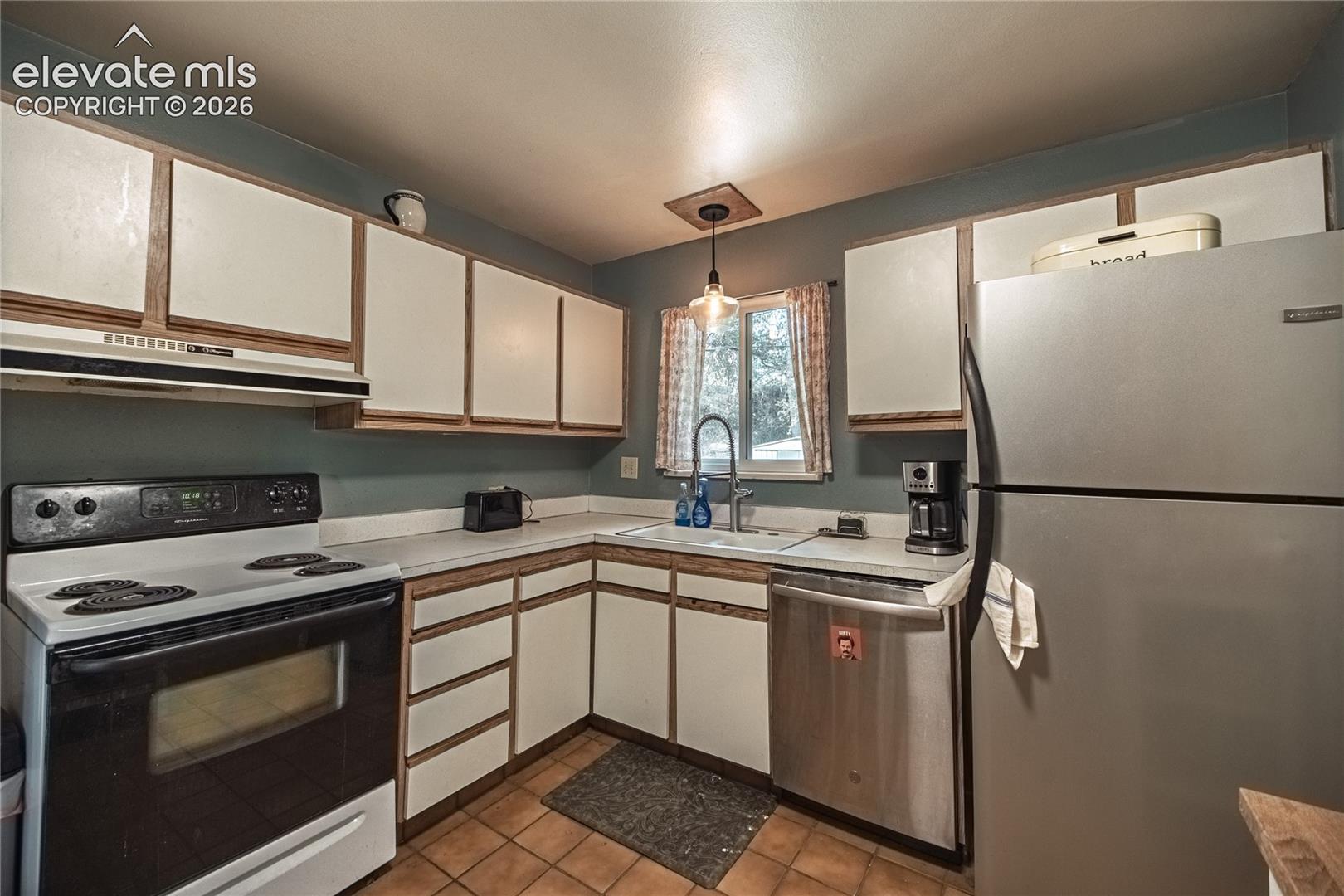 Photo 13 of 2512 E La Salle Street, Colorado Springs