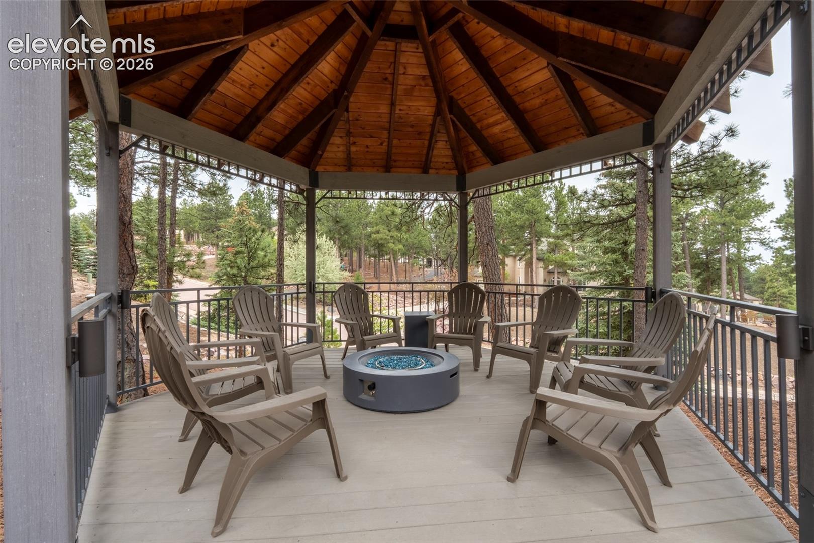 Back yard pergola sitting area
