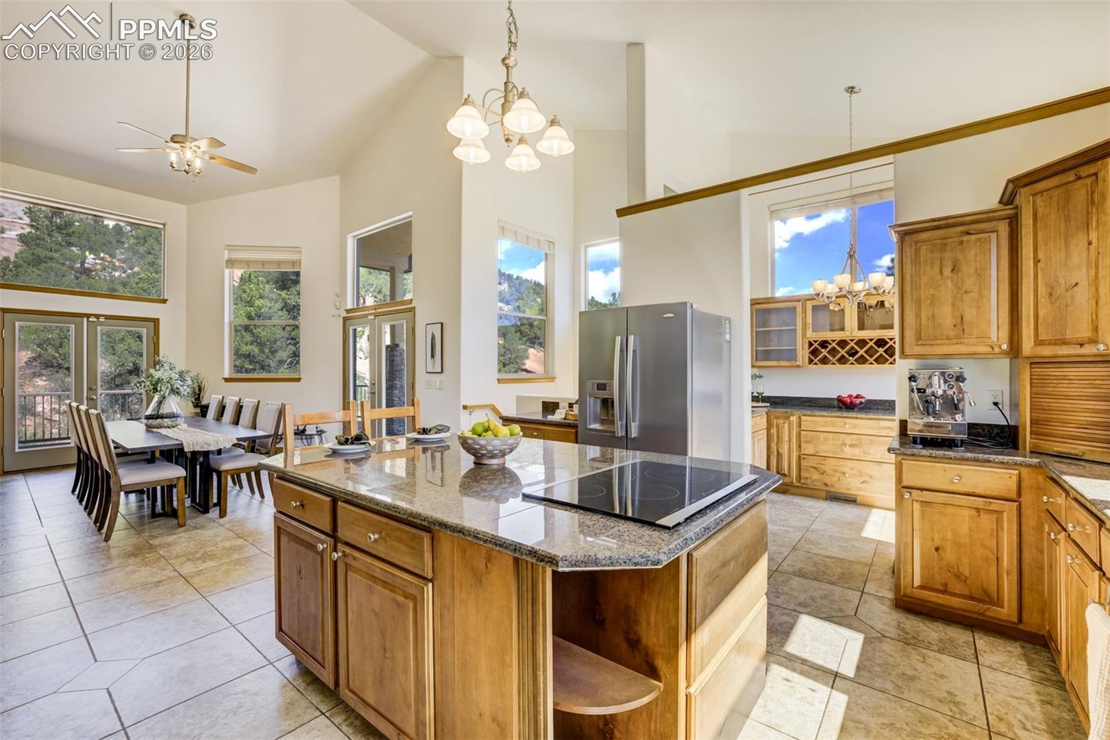 Photo 14 of 2220 La Loma Circle, Colorado Springs