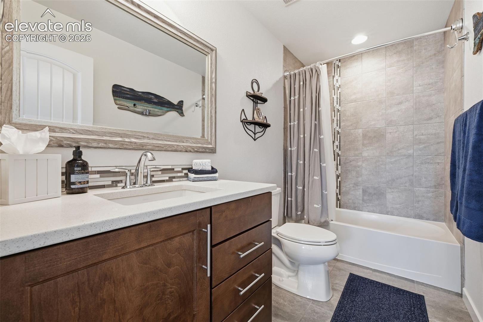 Upper Full Bath