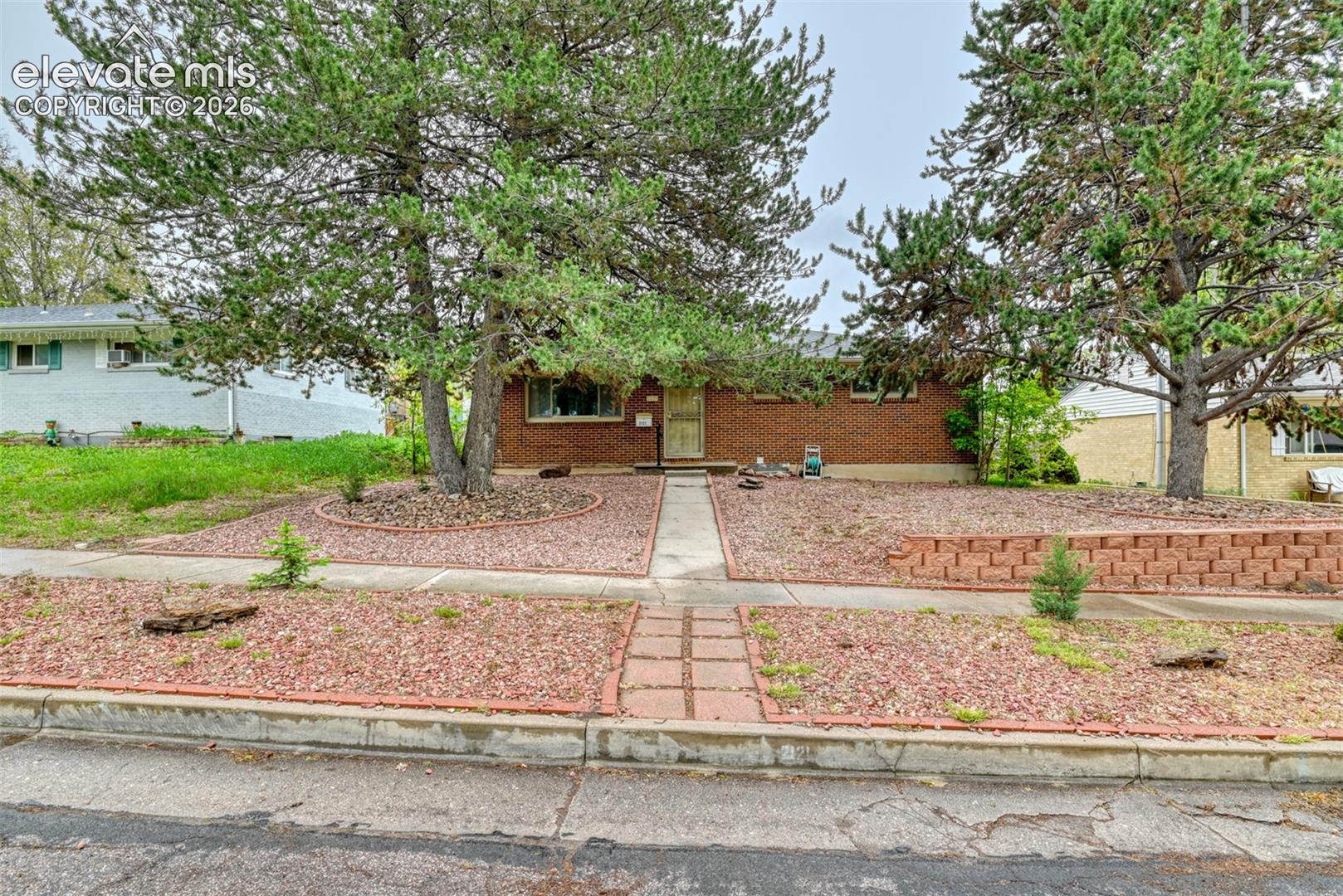 2121 Downing Dr, Colorado Springs, CO 80909
