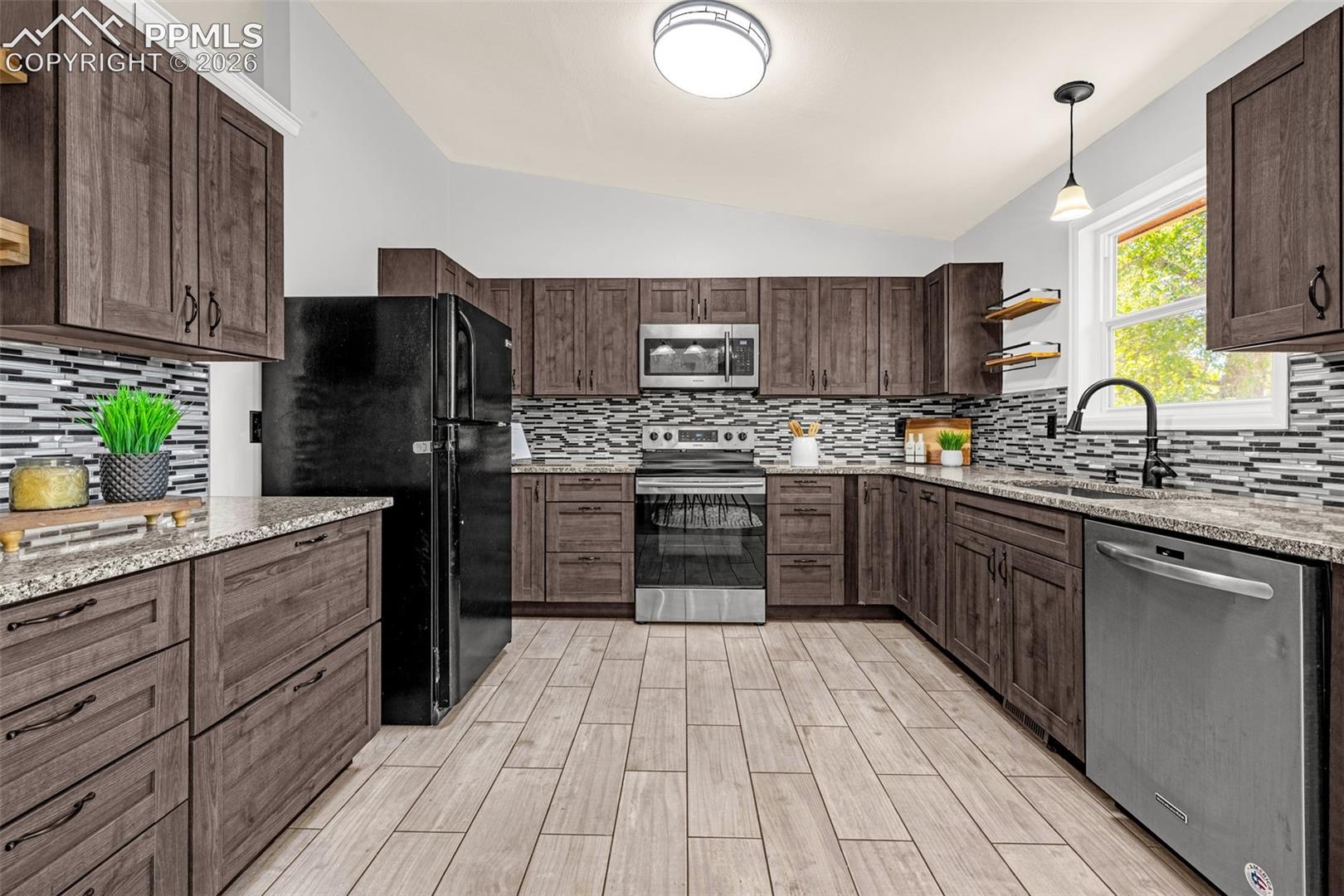 Photo 9 of 1565 Piros Drive, Colorado Springs