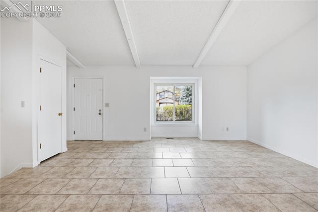 912 Amsterdam Dr, Colorado Springs, CO 80907