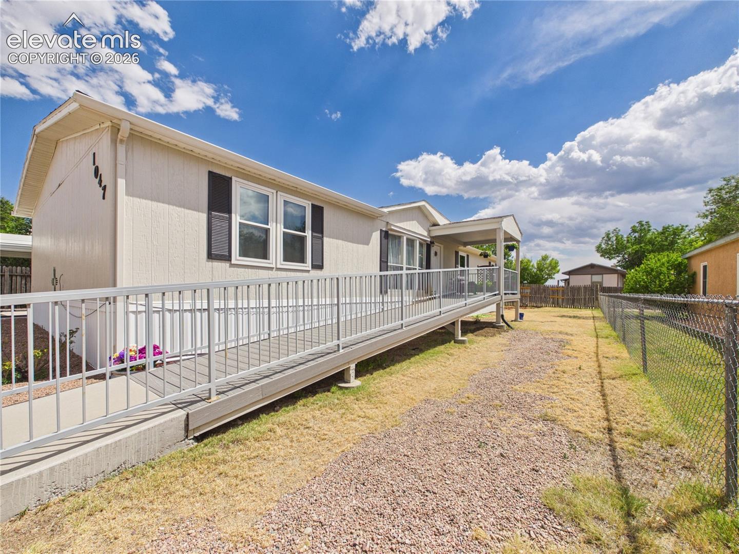 1047 S Saddlerock Dr, Pueblo West, CO 81007