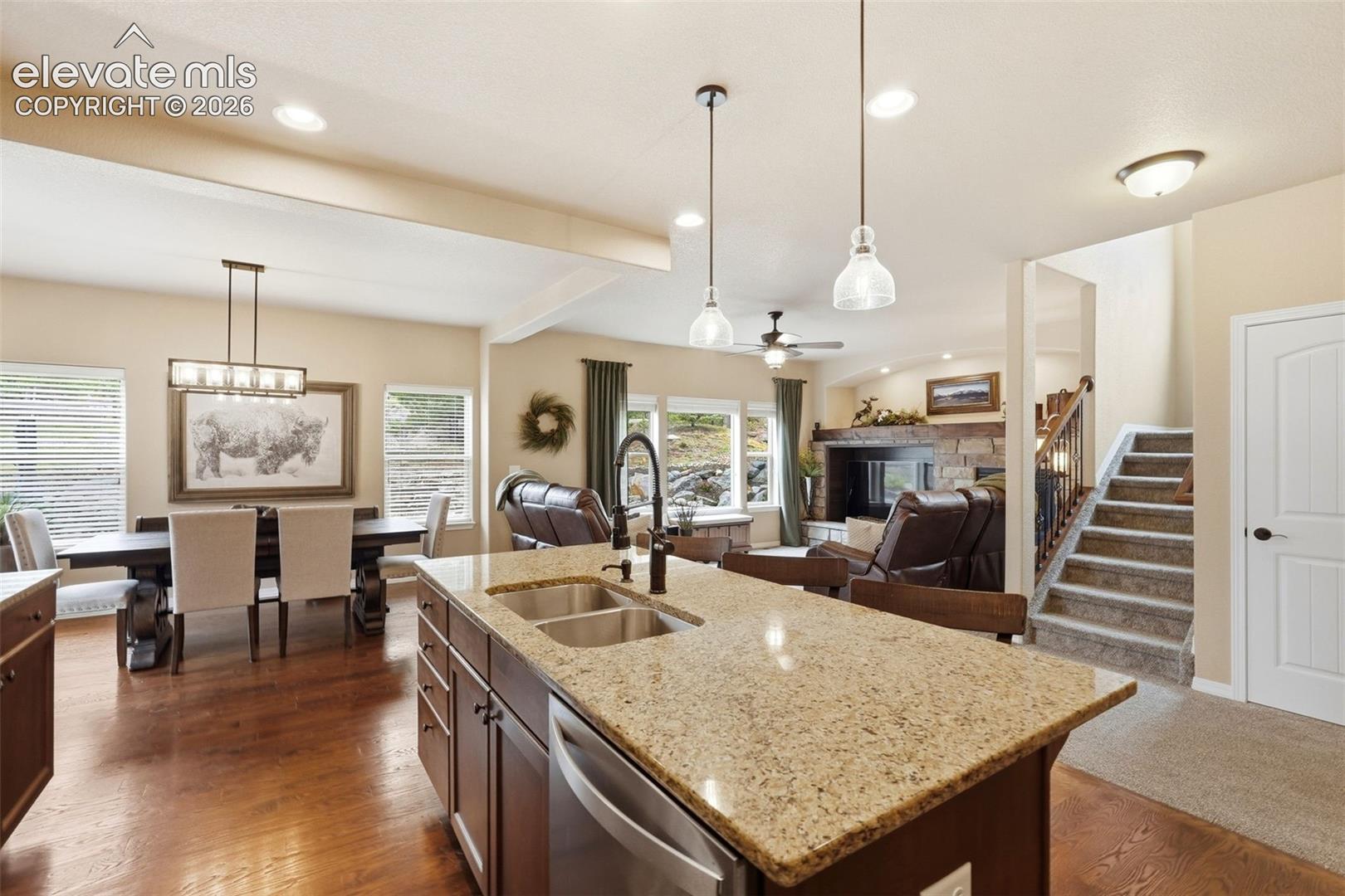 Large island with granite countertops 