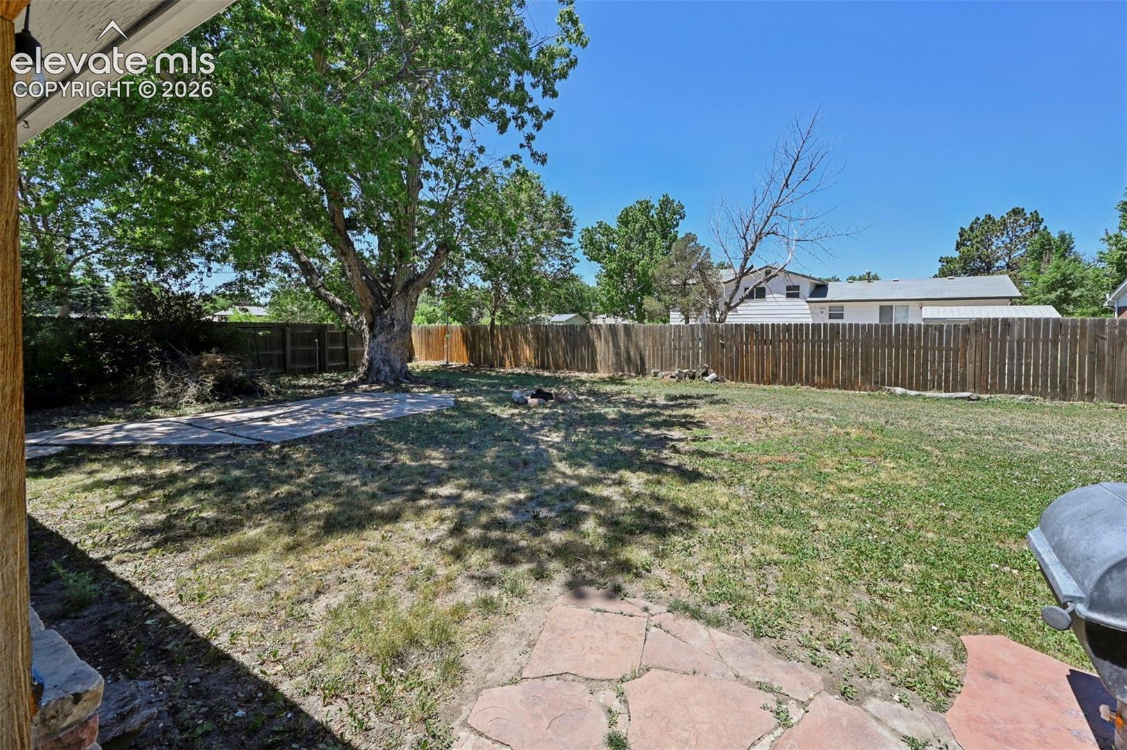 Large private yard with some views.