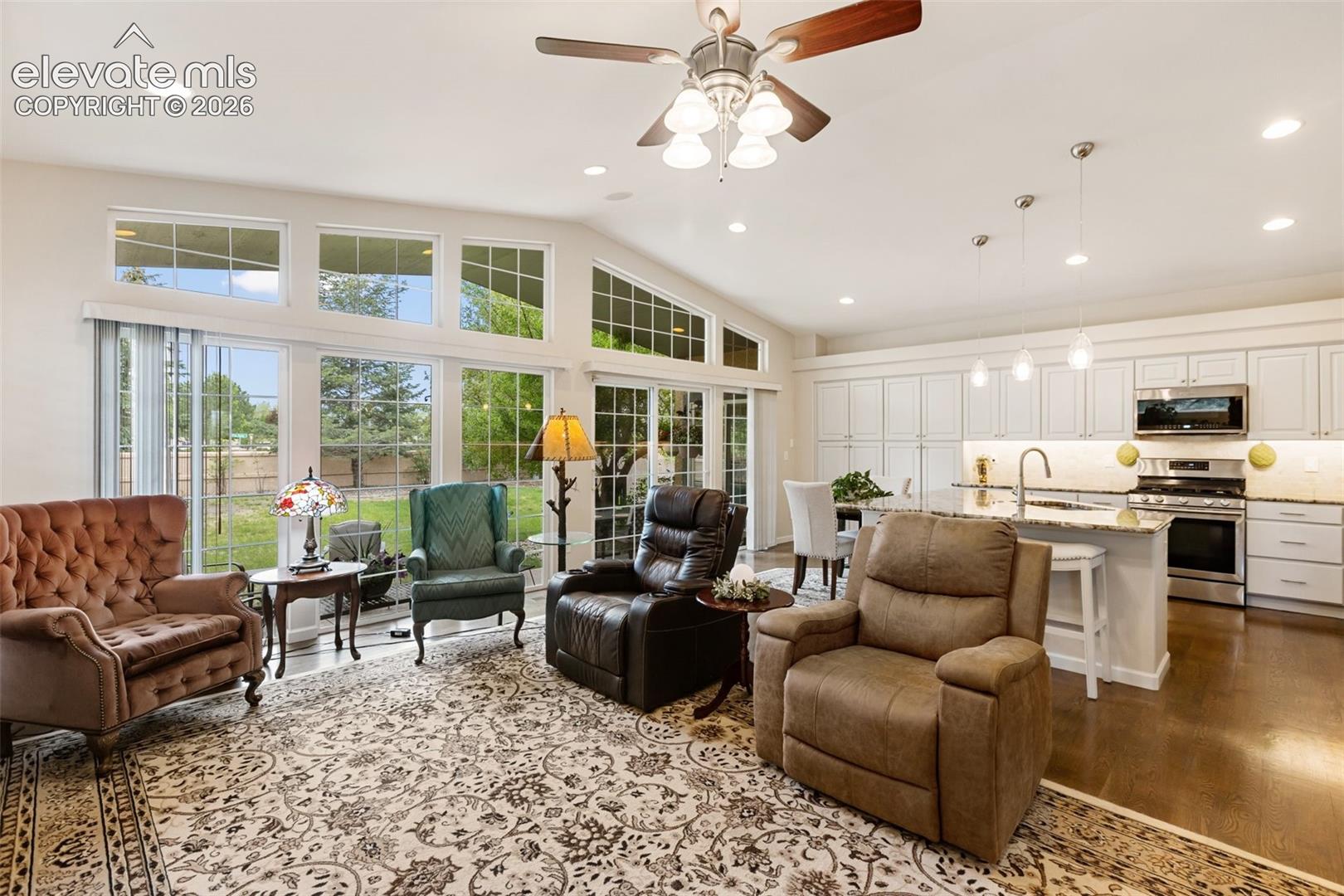 Photo 8 of 3385 Hollycrest Drive, Colorado Springs