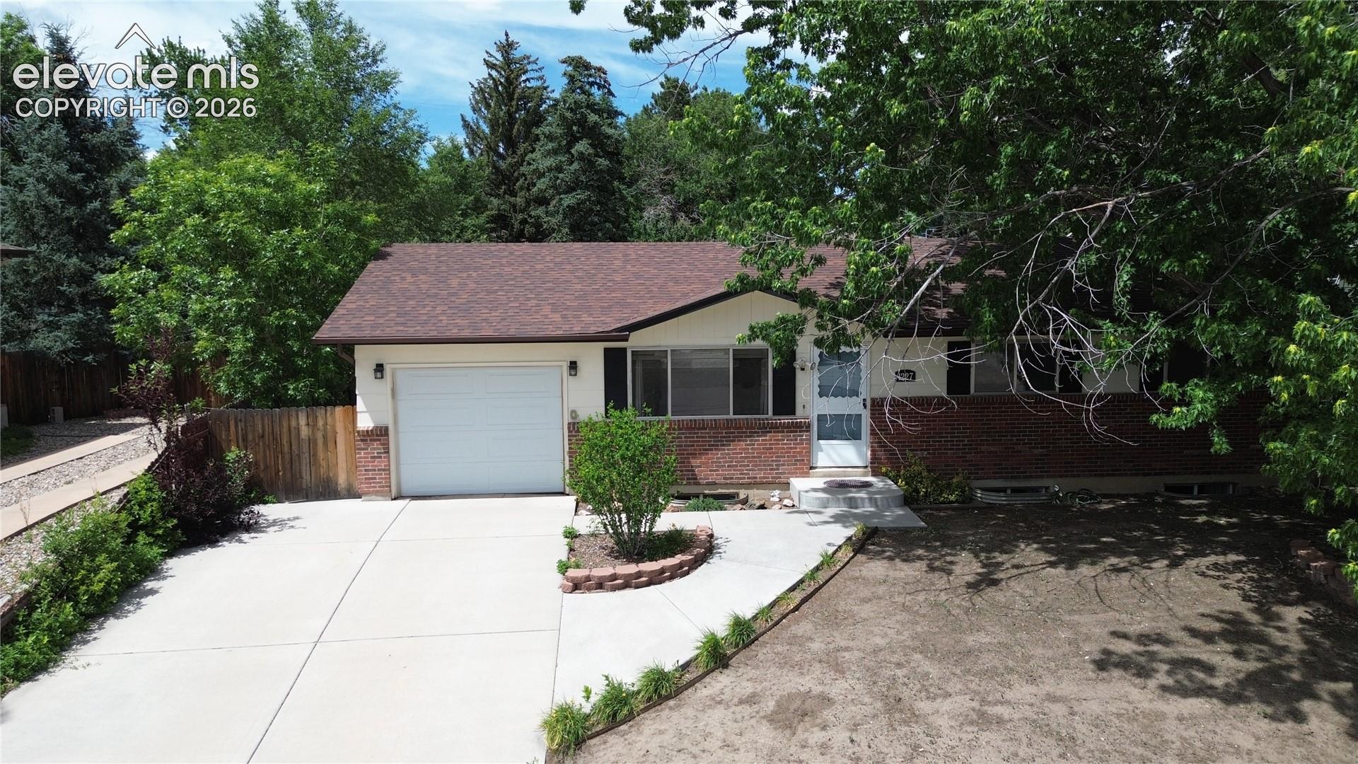 1227 Osgood Rd, Colorado Springs, CO 80915