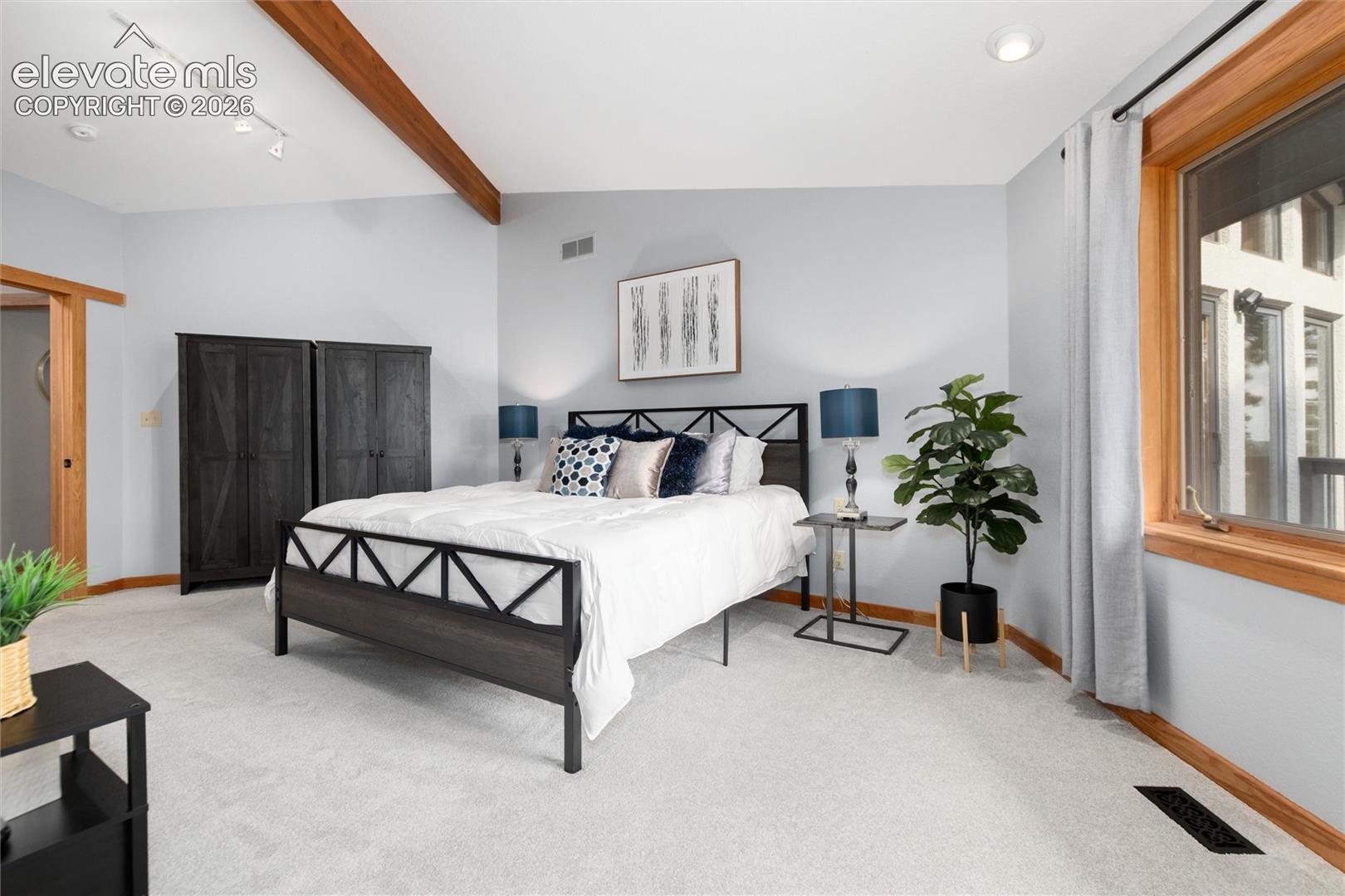 Bright spare bedroom 