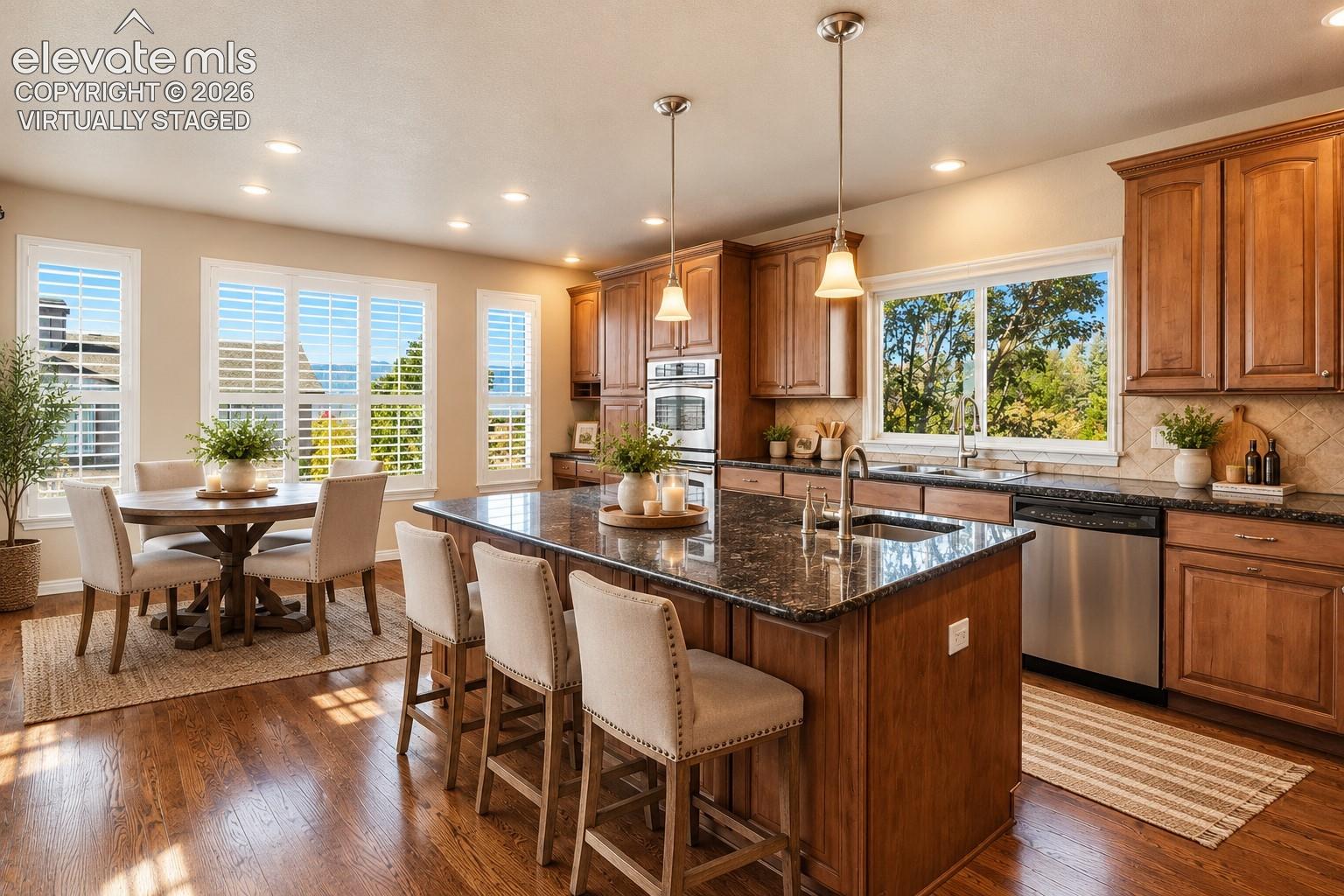 *VIRTUALLY STAGED* -  KITCHEN WITH GRANITE COUNTERTOPS