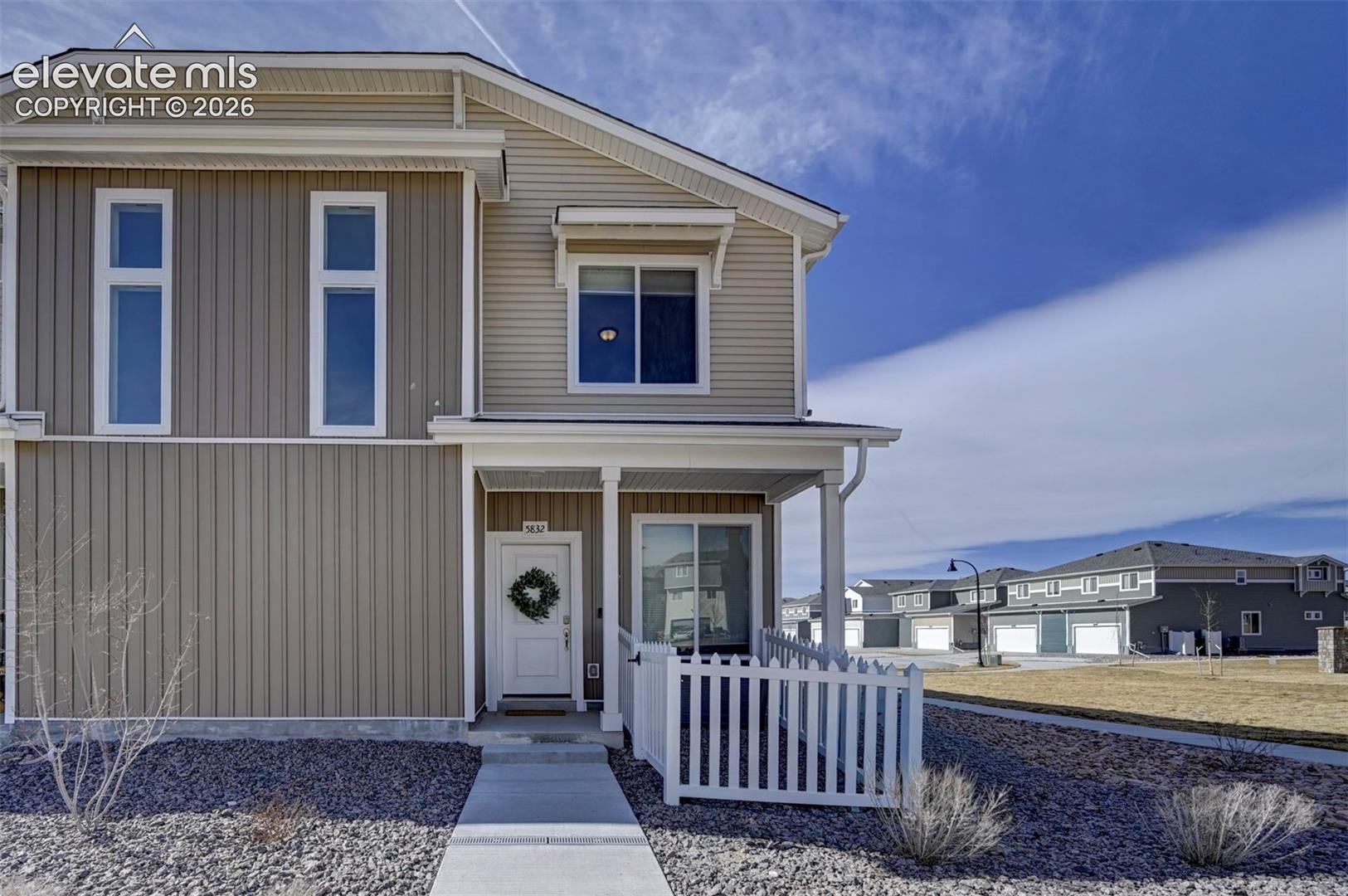 FEATURED LISTINGS FEATURED LISTINGS