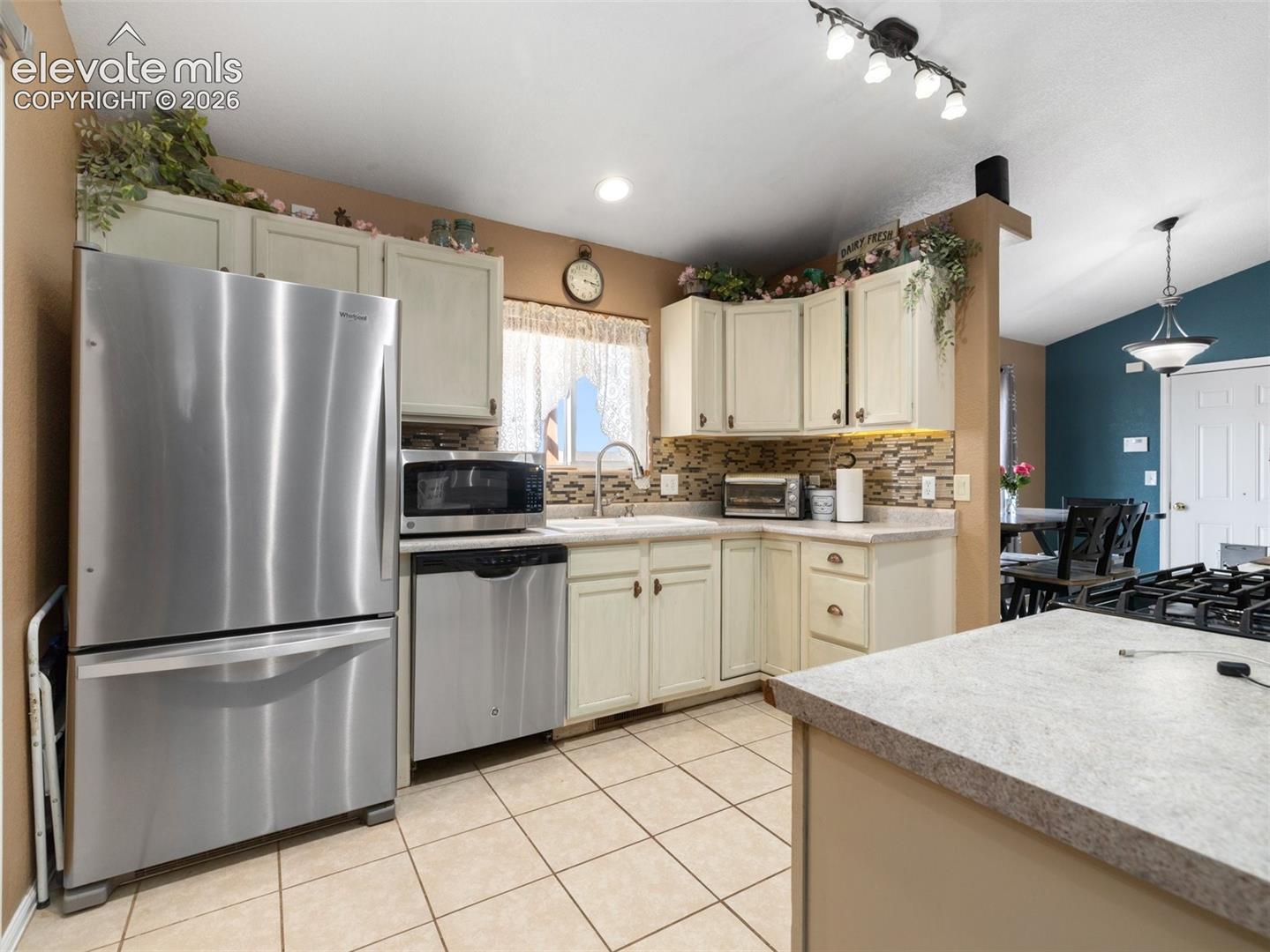 Photo 10 of 675 E McClave Drive, Pueblo