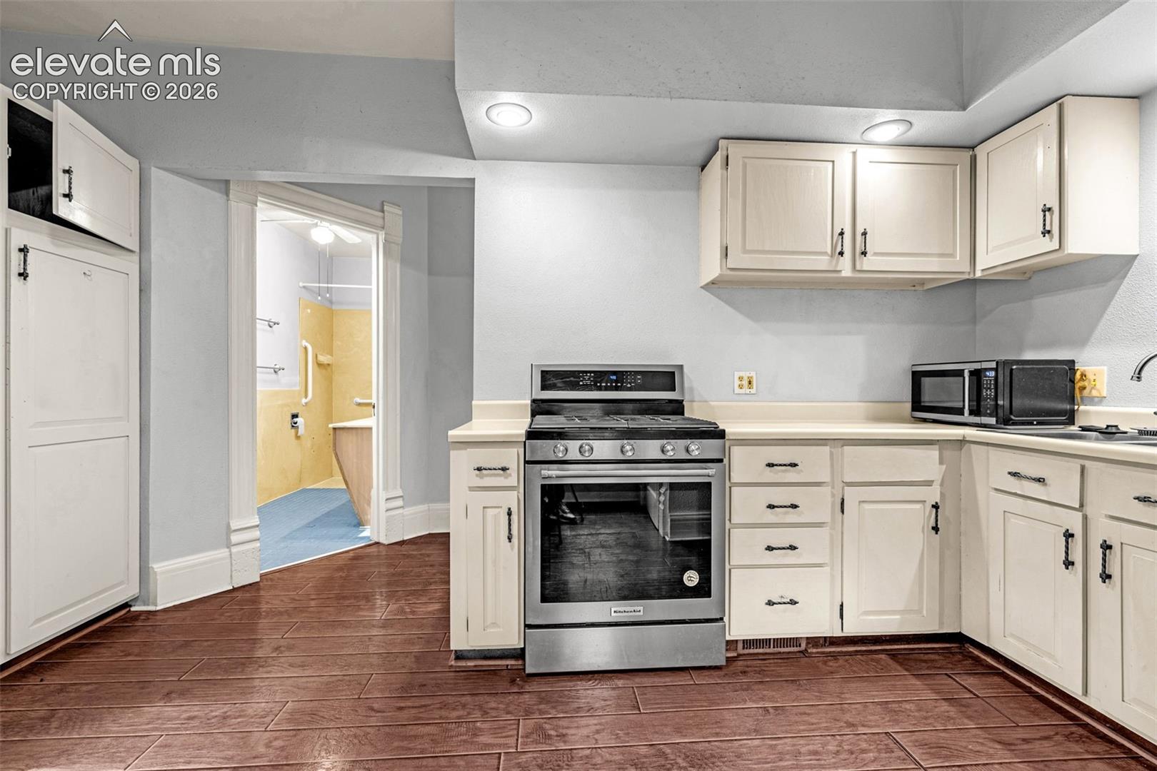 Main level unit