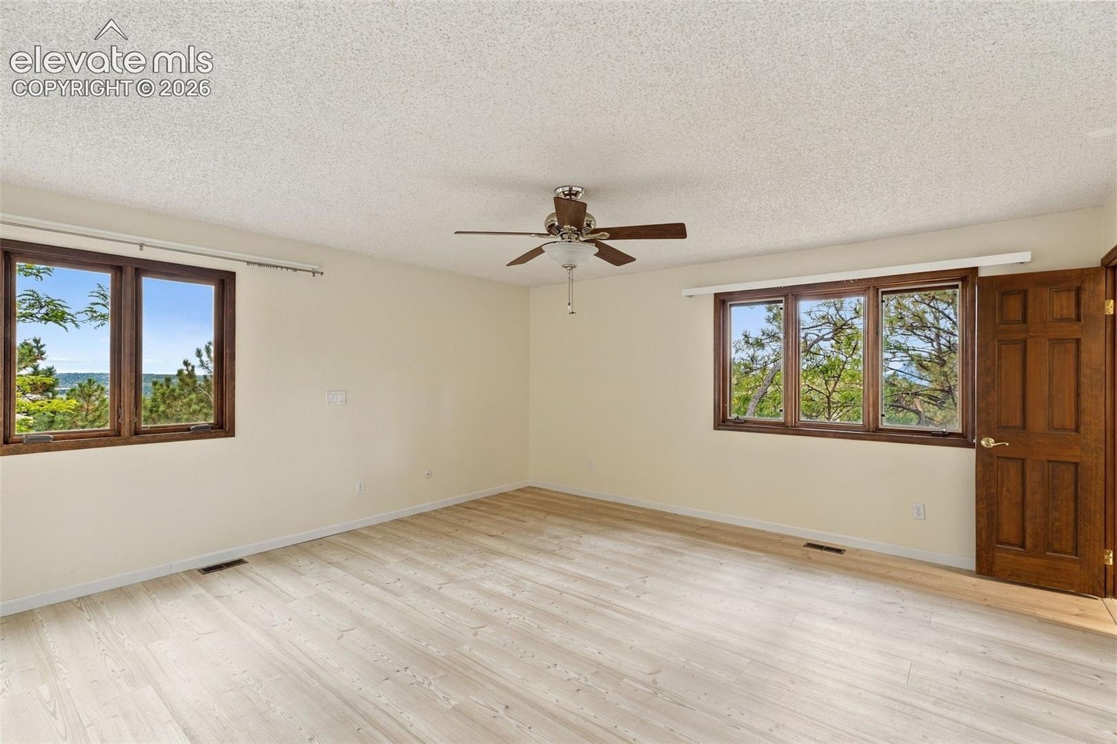 Spacious primary bedroom.