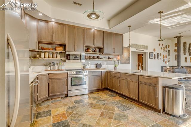 11150 Highway 24 , Crystola, CO 80819