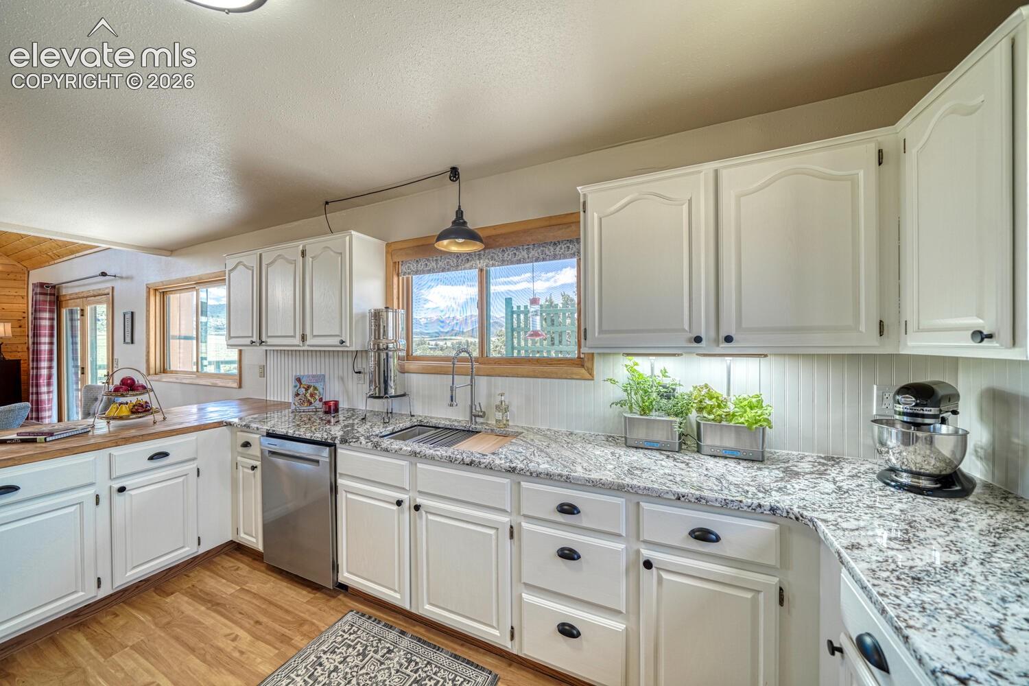 Photo 12 of 895 Acorn Road, Cotopaxi