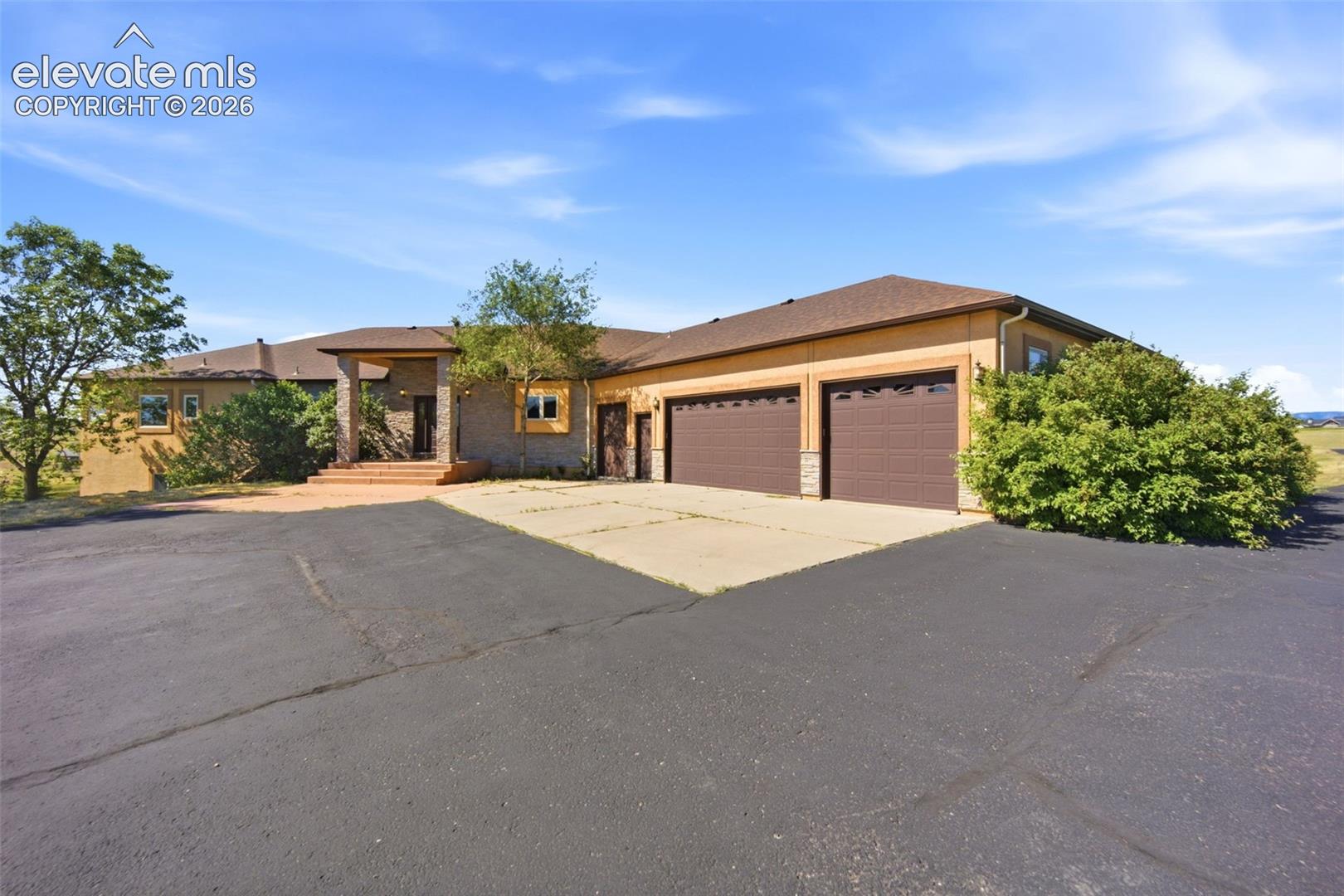 3+ attached garage includes golf cart garage