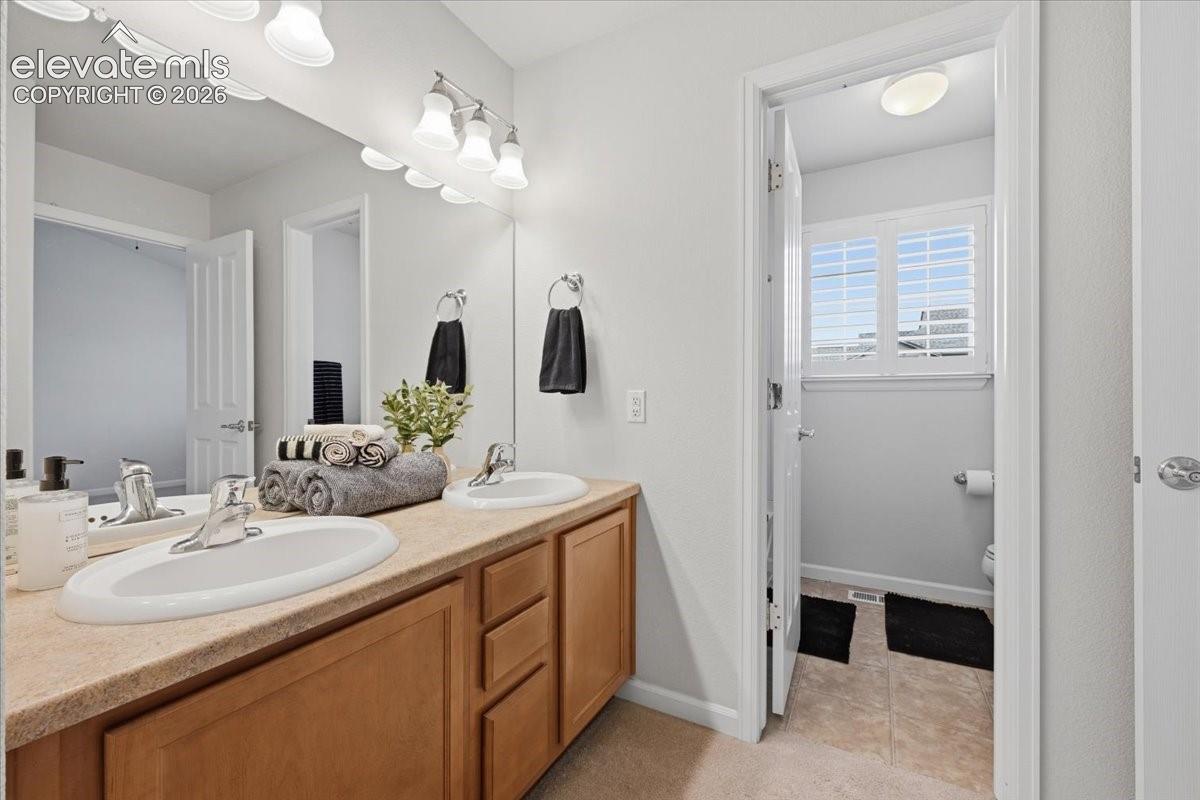 En-suite primary bath