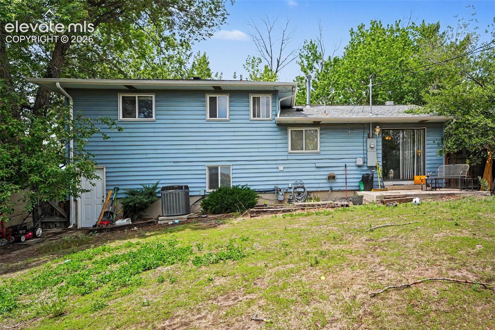 1915 Sussex Ln, Colorado Springs, CO 80909