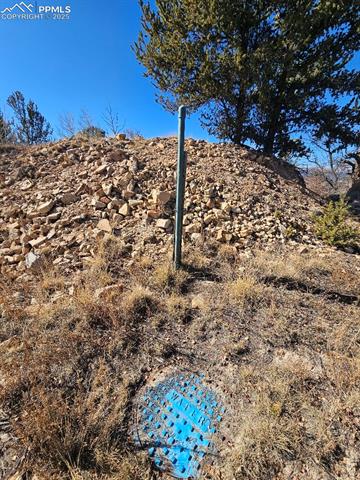 Water! at front of property line, fire hydrant at front of property, electricity at front of property on Middle Fork