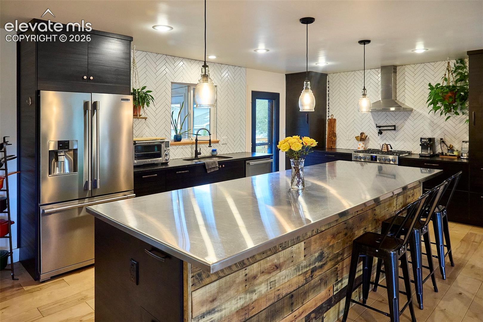 Photo 9 of 6827 Rosewood Drive, Colorado Springs