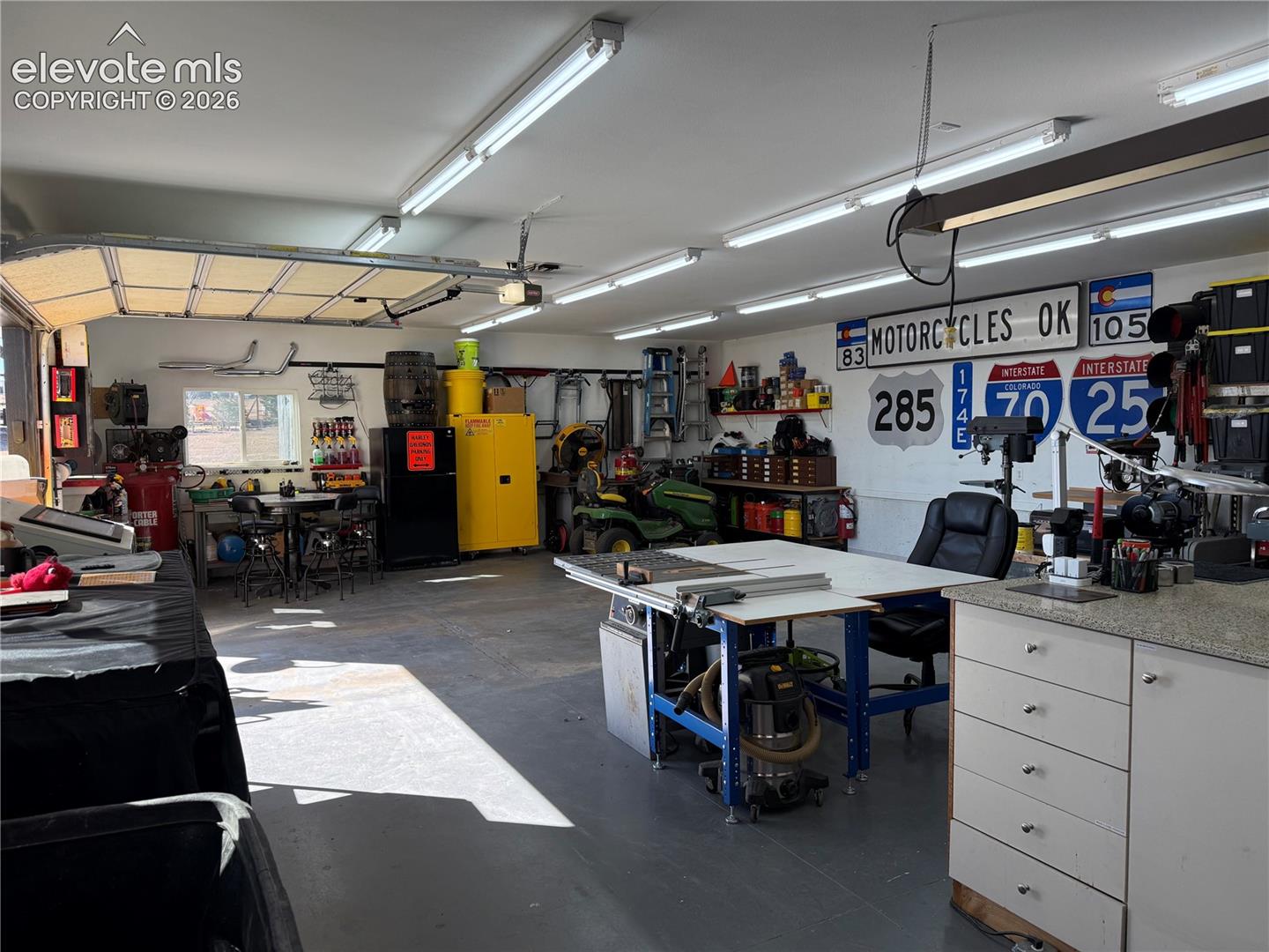 Shop & Garage - Detached 