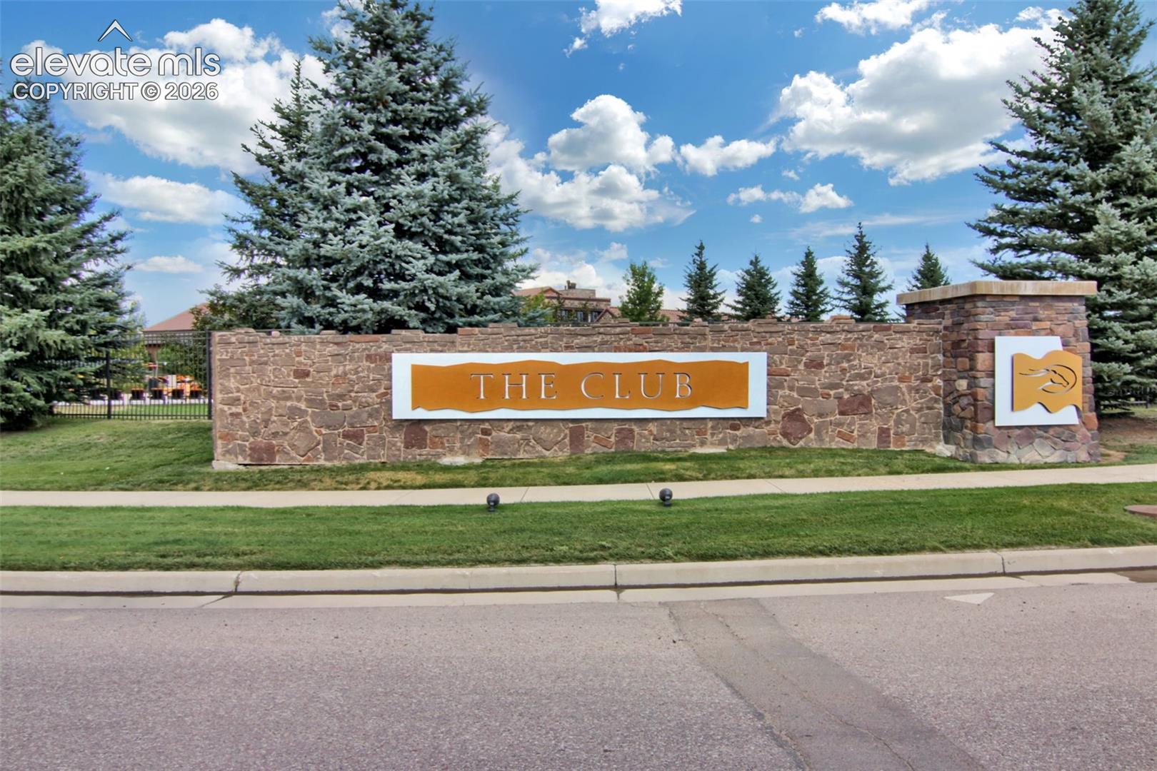 1955 Walnut Creek Ct, Colorado Springs, CO 80921