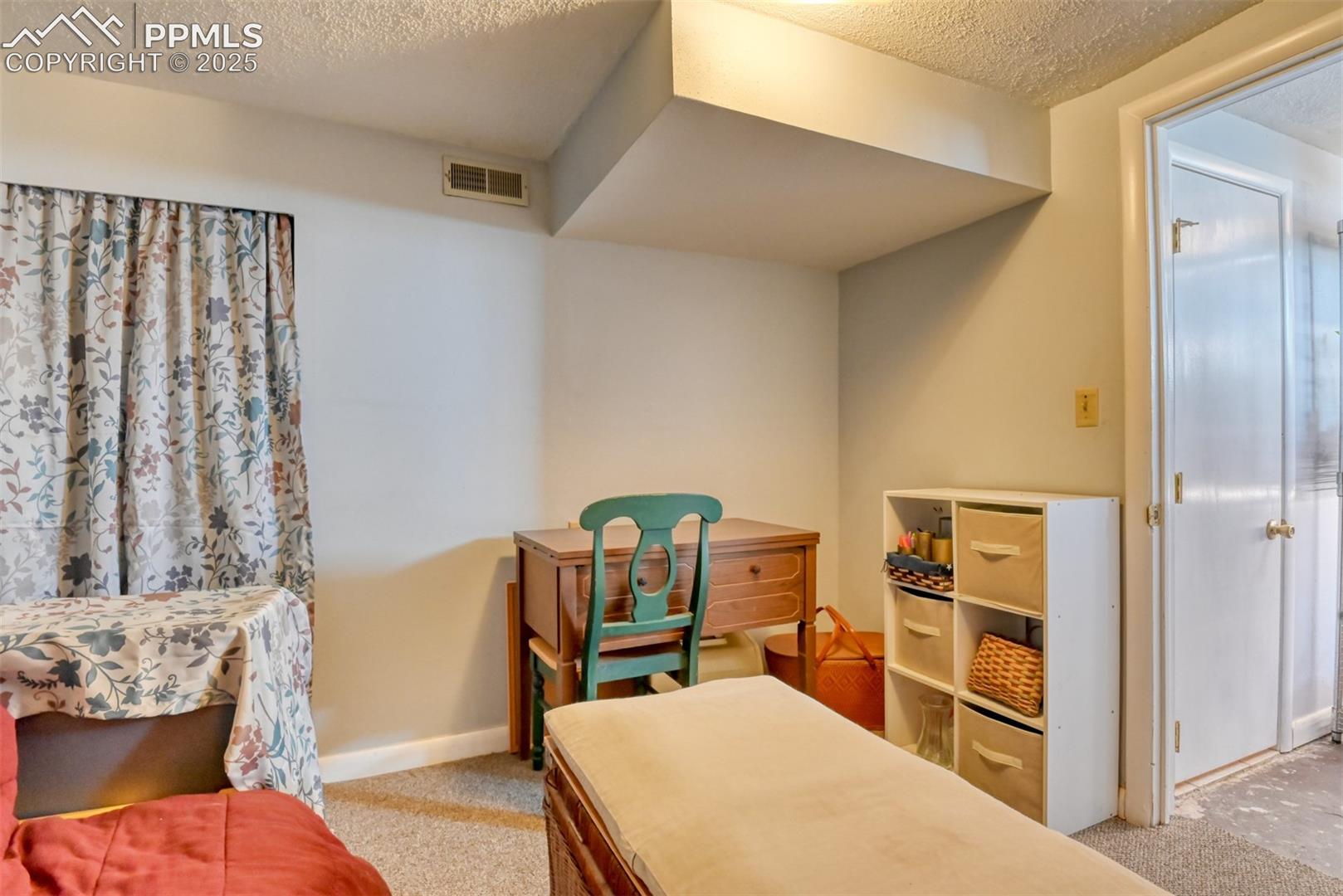 Photo 33 of 10970 Garrett Road, Peyton
