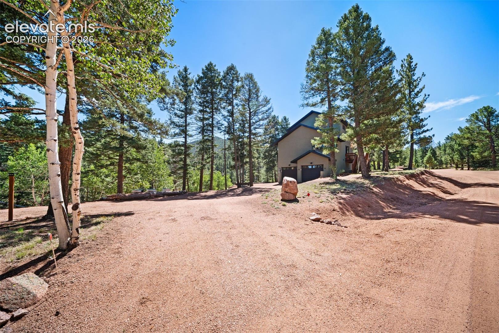 View of entrance to the driveway