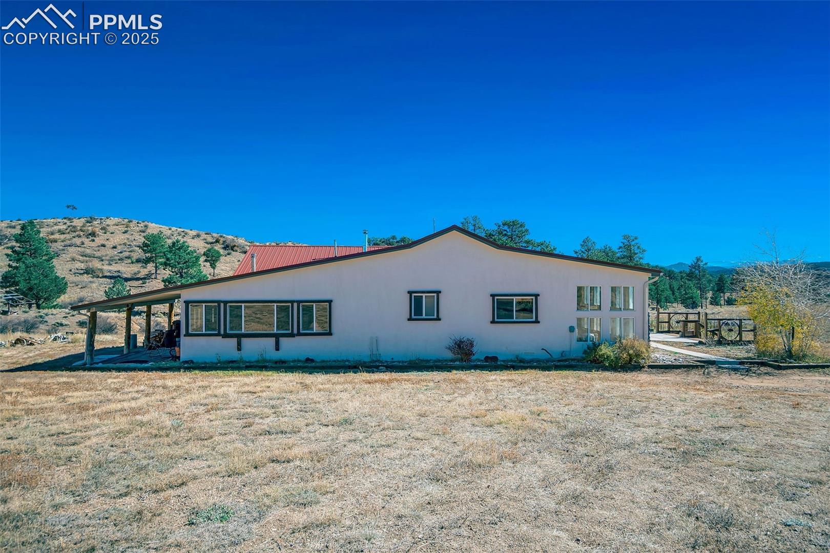 Photo 15 of 38 Mac Donnell Drive, Cotopaxi