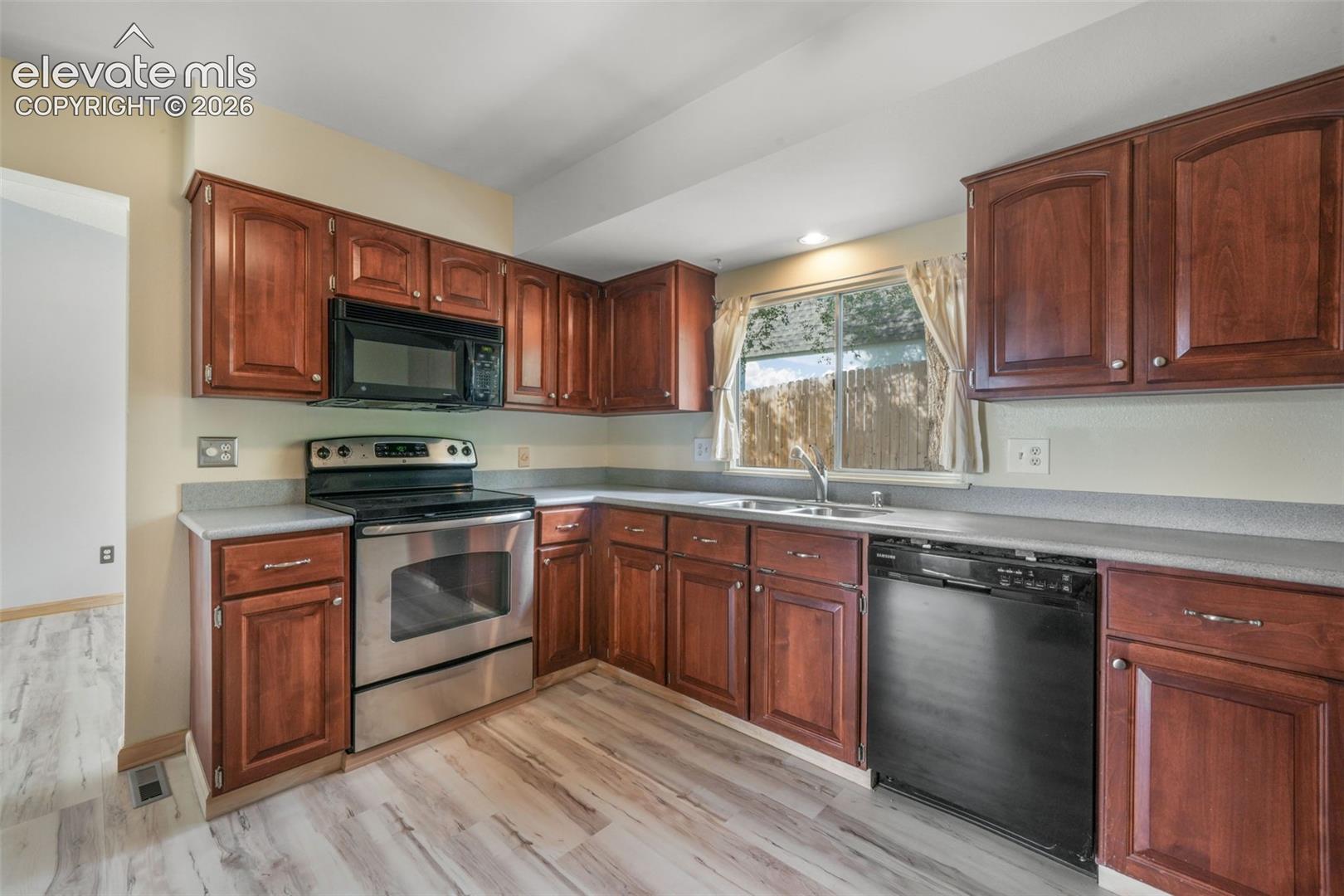 Photo 14 of 5090 Flintridge Drive, Colorado Springs