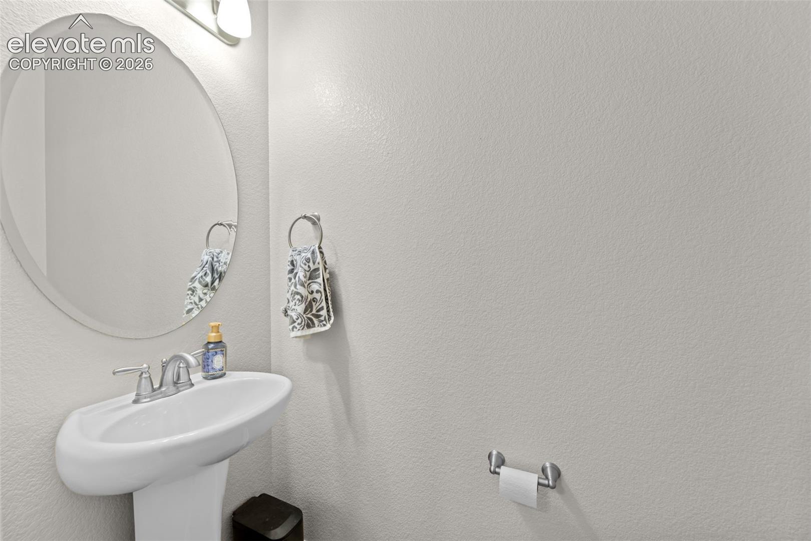 Photo 6 of 8964 Vanderwood Road, Colorado Springs