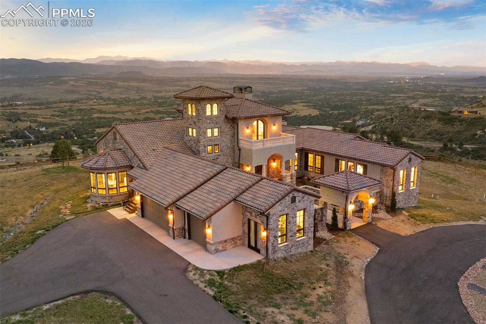 $250,000-$500,000
