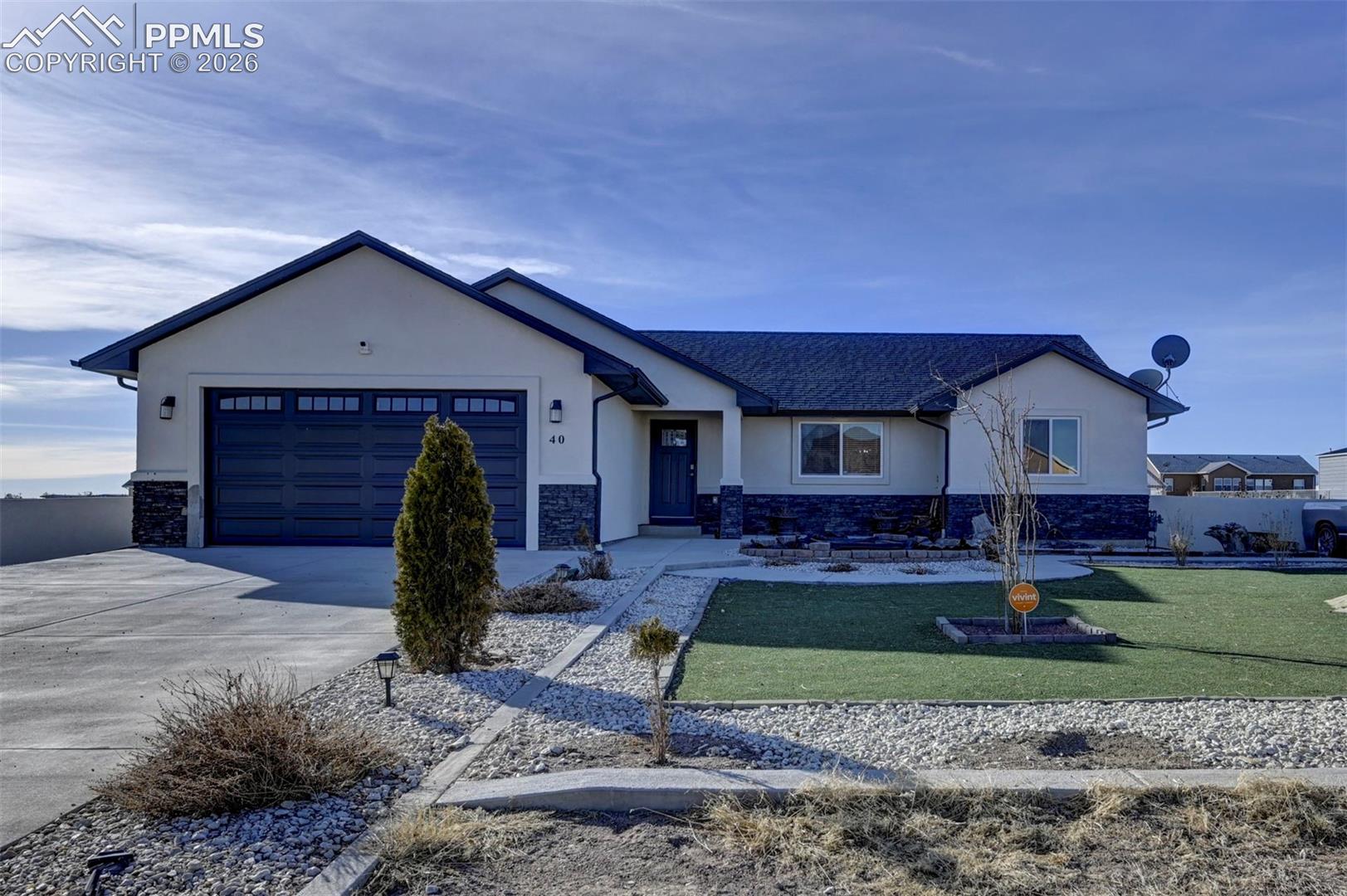 40 E Lyons Dr, Pueblo, CO 81007