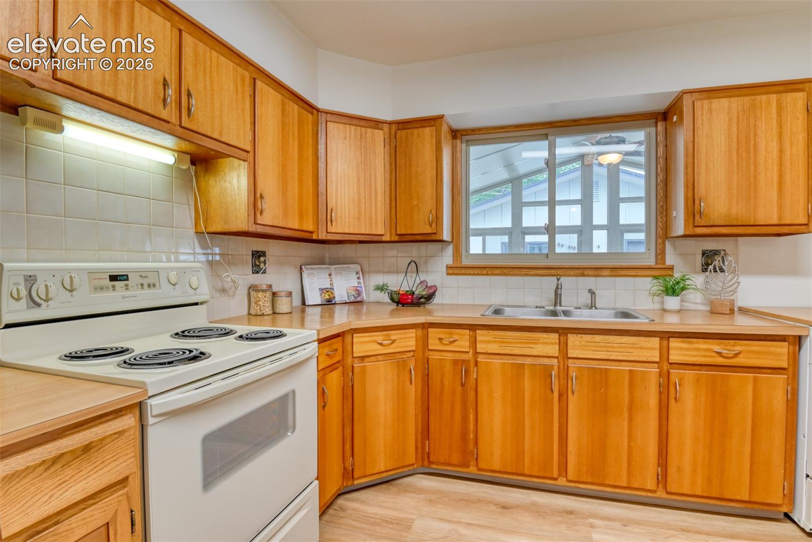 Photo 9 of 2121 Downing Drive, Colorado Springs