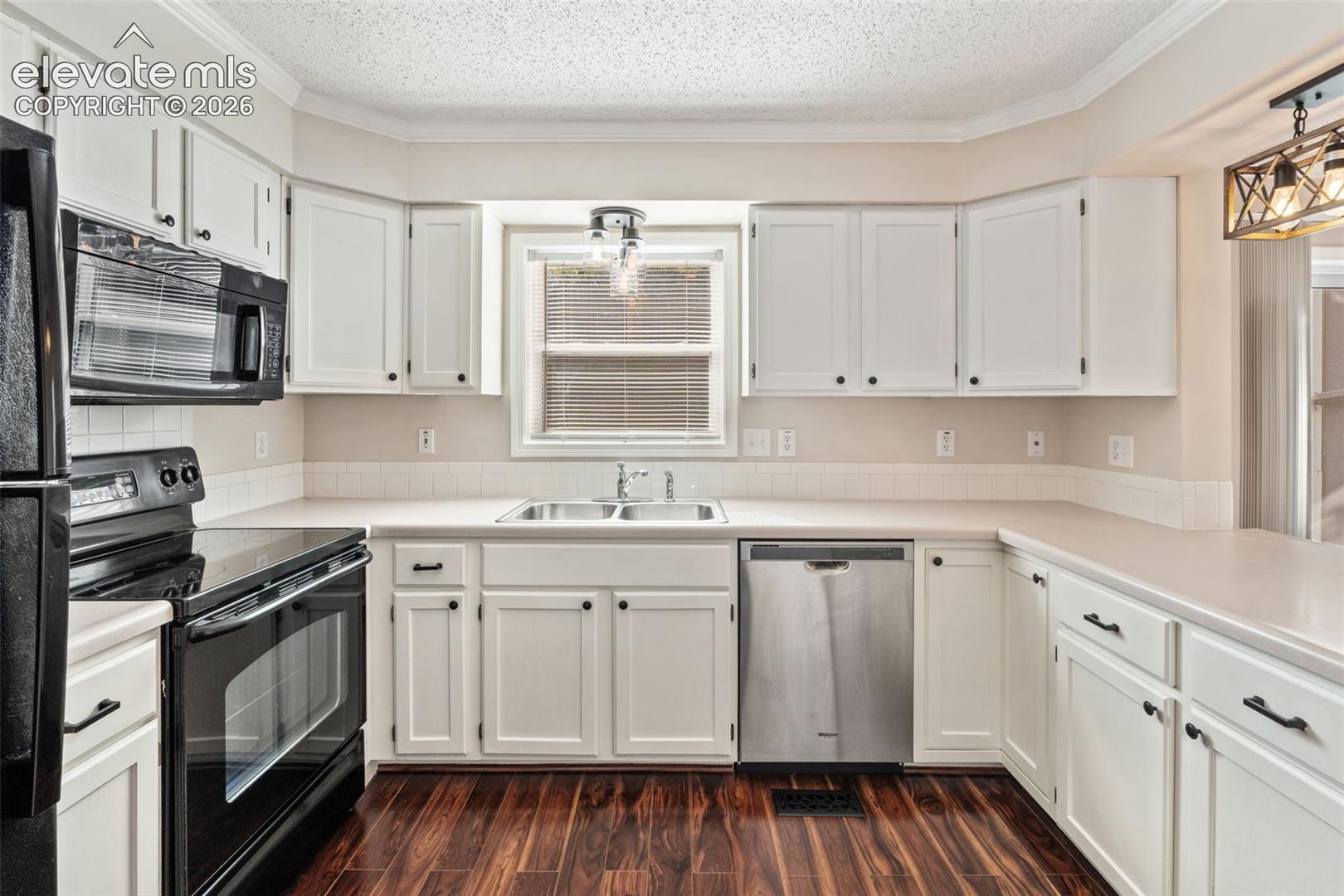 Photo 14 of 3211 Hearthridge Circle, Colorado Springs