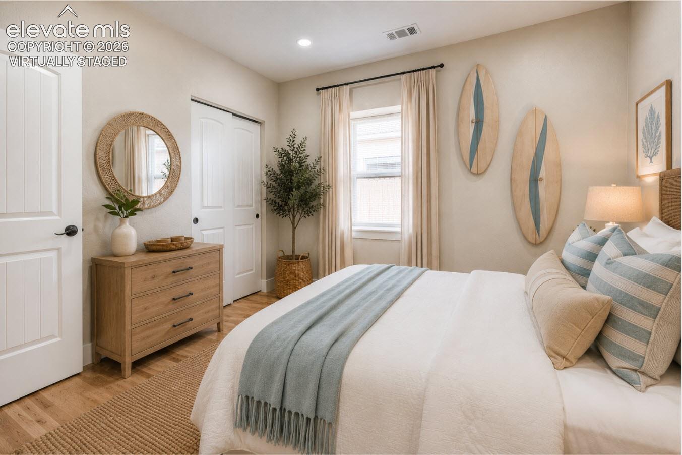 And same bedroom, but virtually staged.