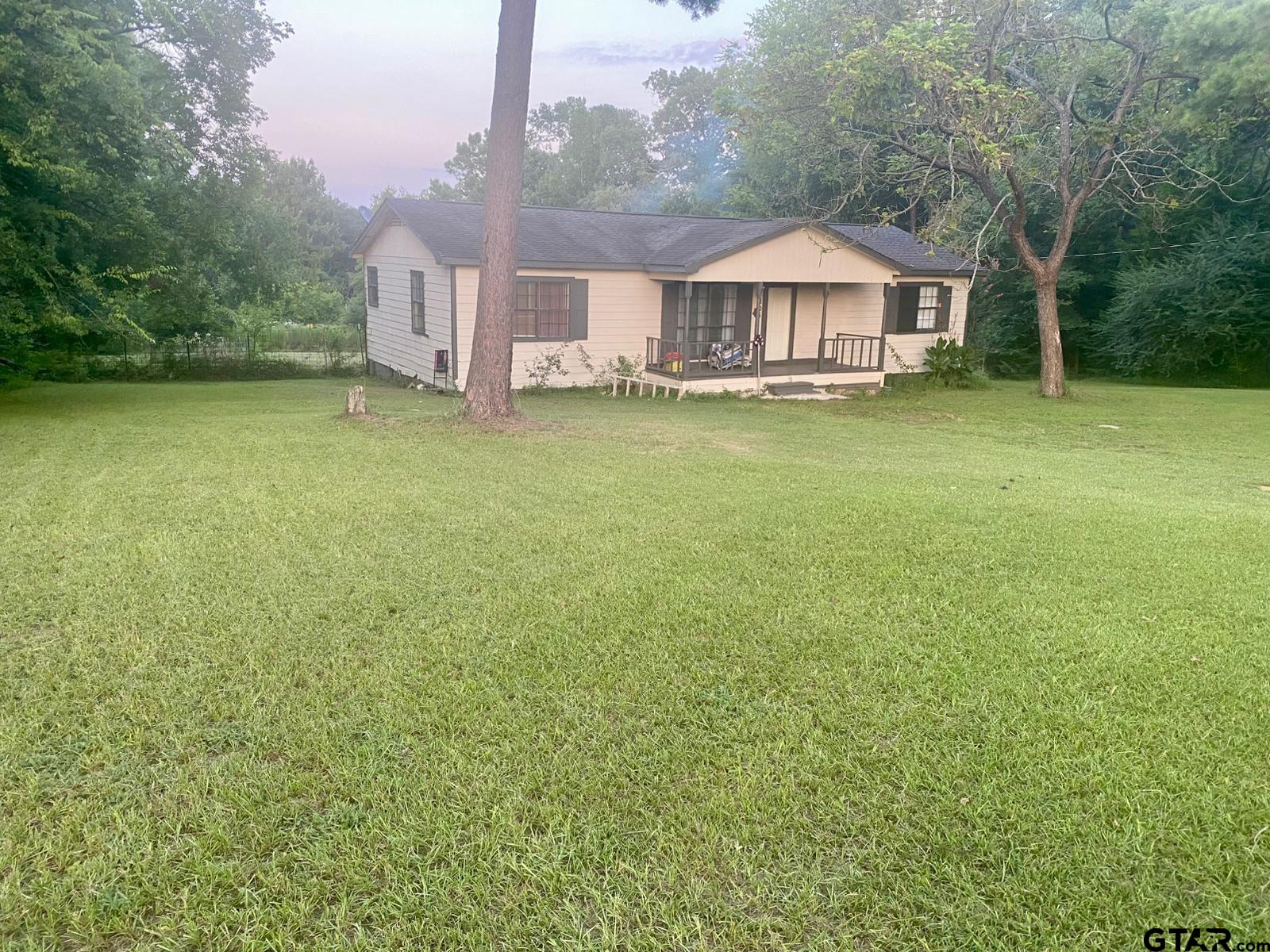 FEATURED LISTINGS