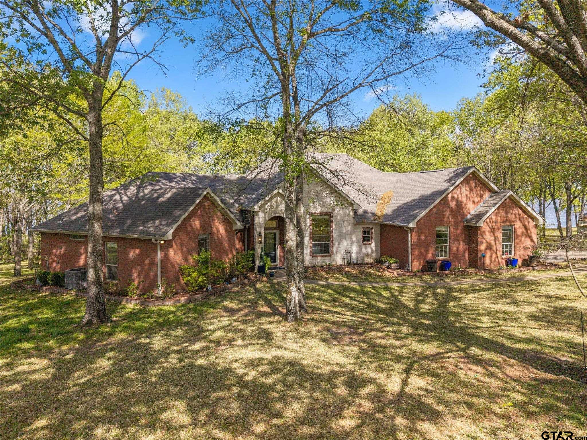 FEATURED LISTINGS