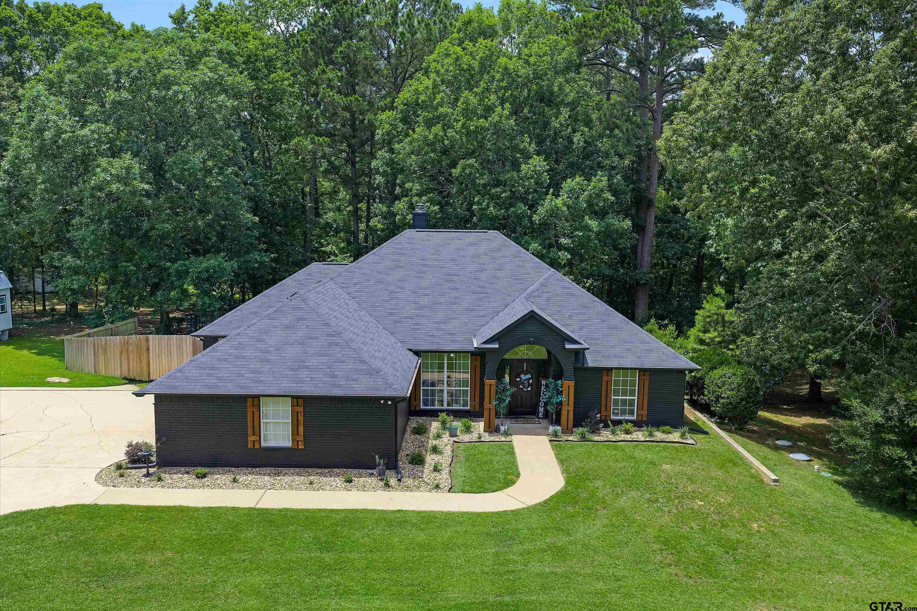 FEATURED LISTINGS FEATURED LISTINGS