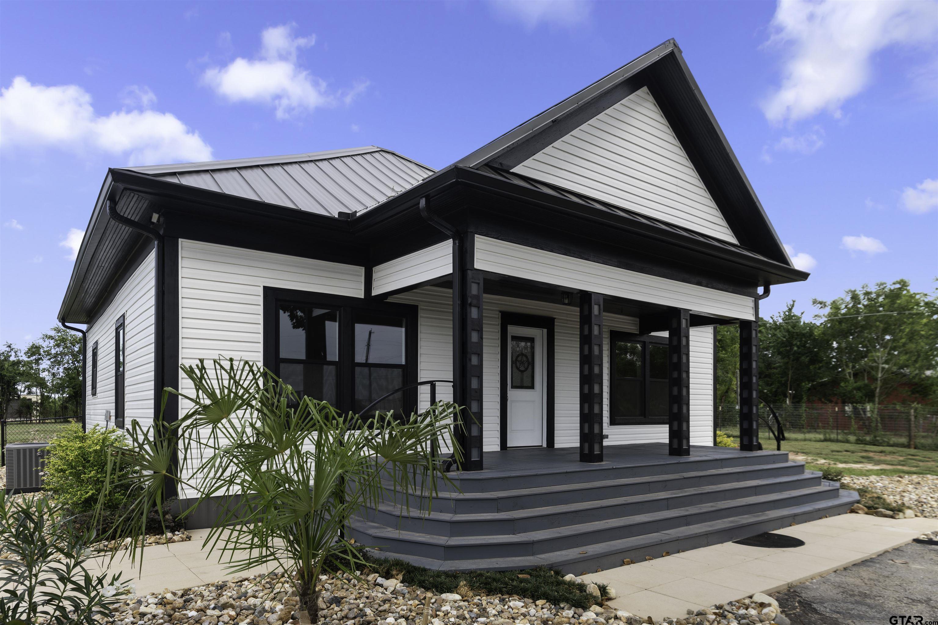 FEATURED LISTINGS