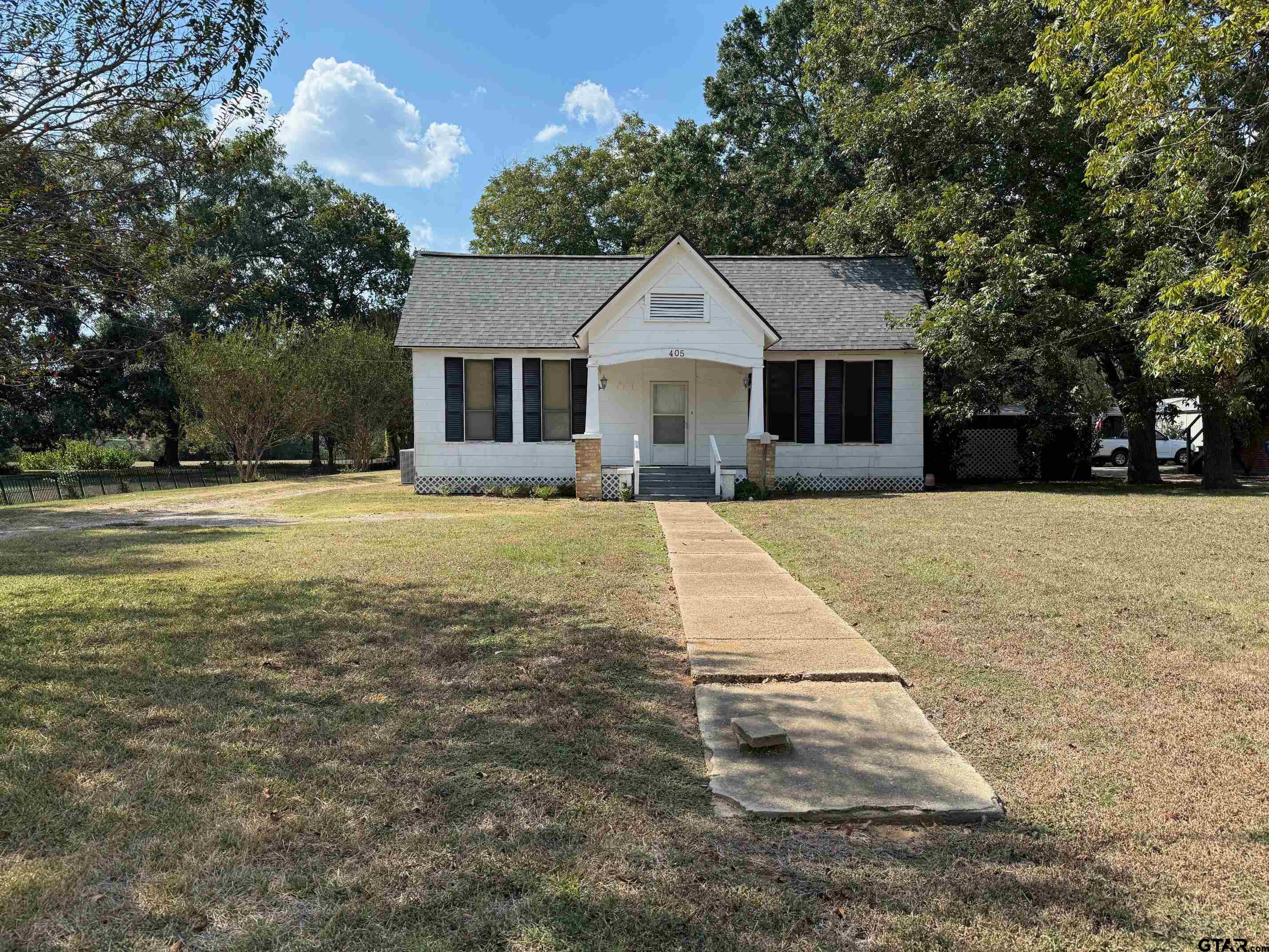FEATURED LISTINGS