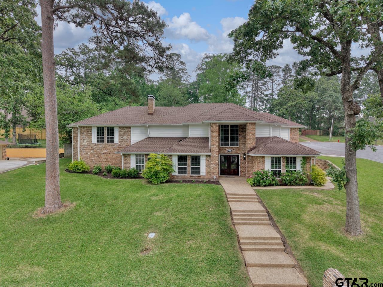 FEATURED LISTINGS FEATURED LISTINGS