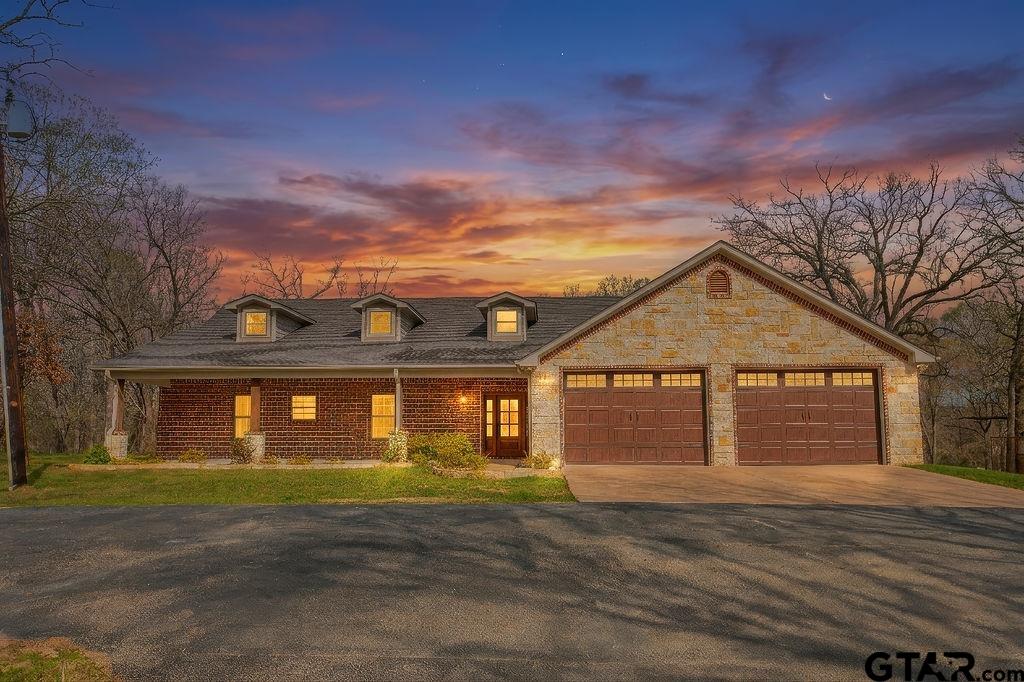 FEATURED LISTINGS FEATURED LISTINGS