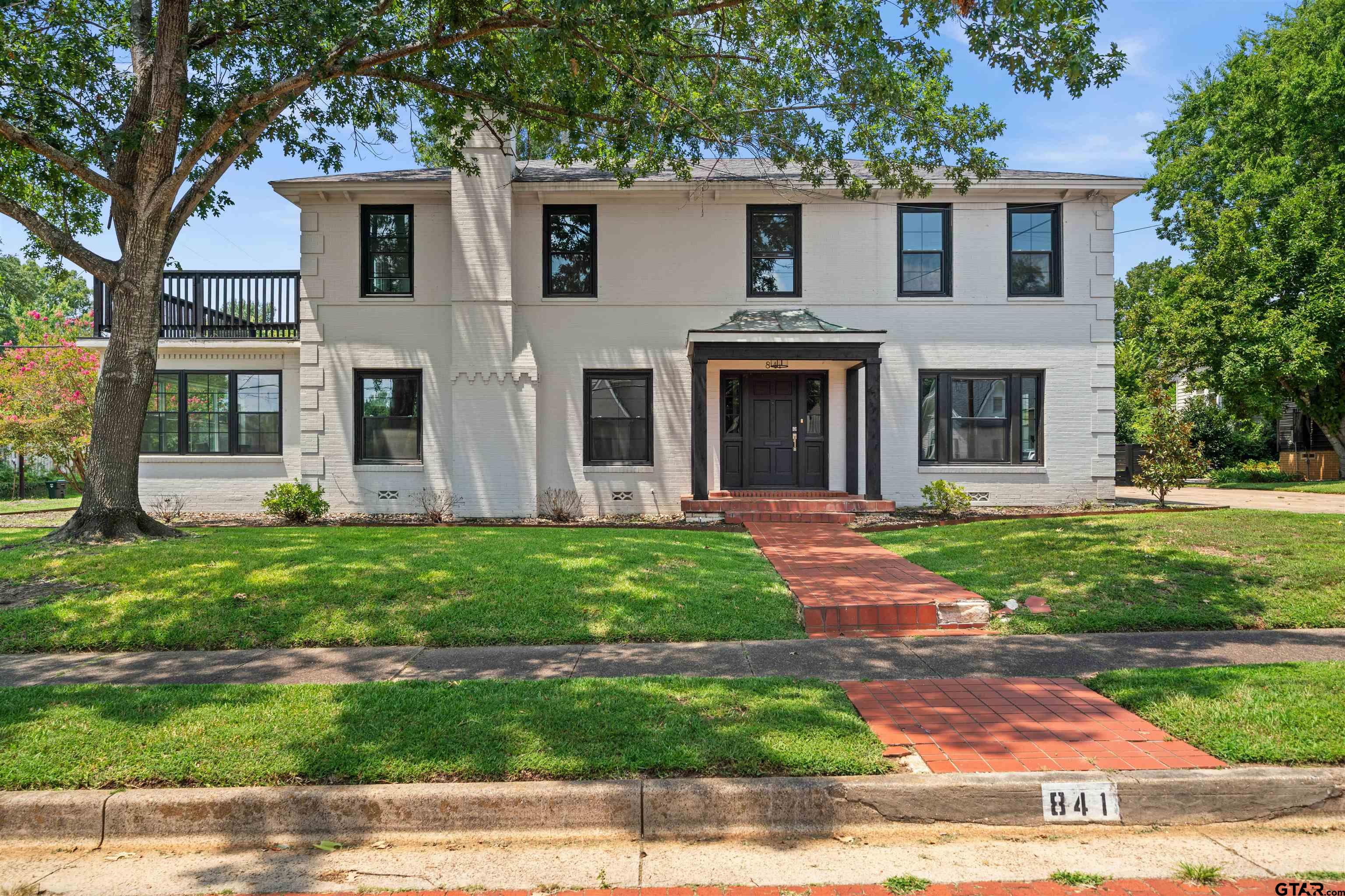 <font class="text-color__accent" color="black"><b>FEATURED LISTINGS</b></font>