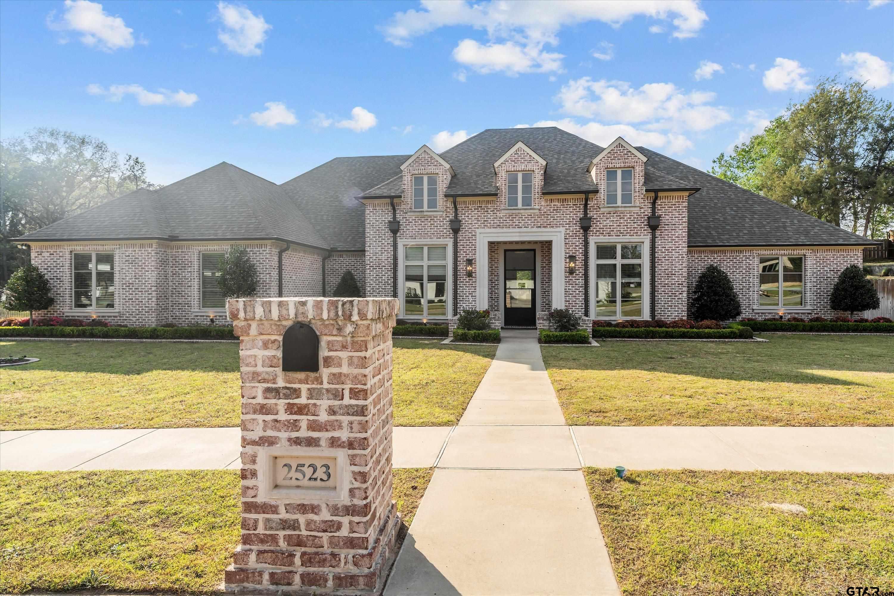 Featured Homes For You